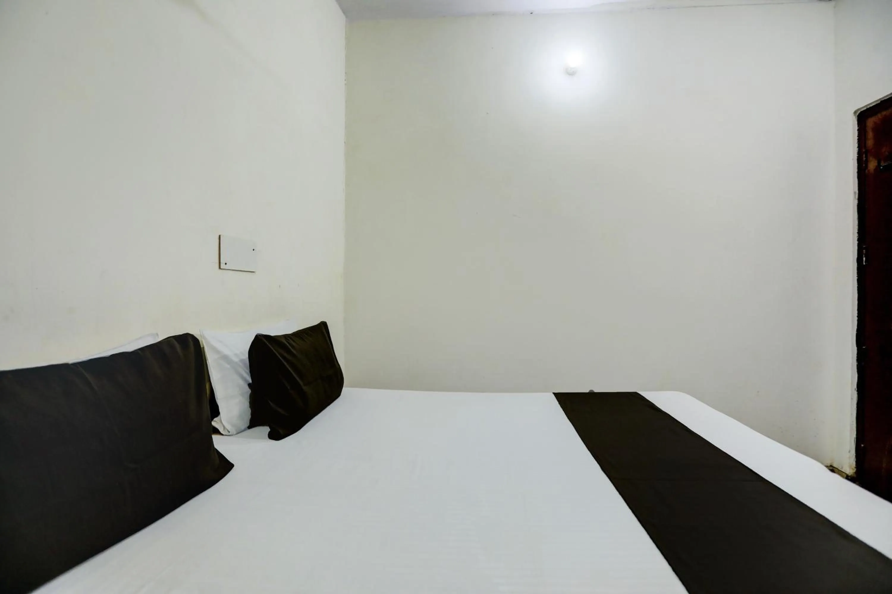 Bedroom, Bed in Hotel O by OYO Swagat