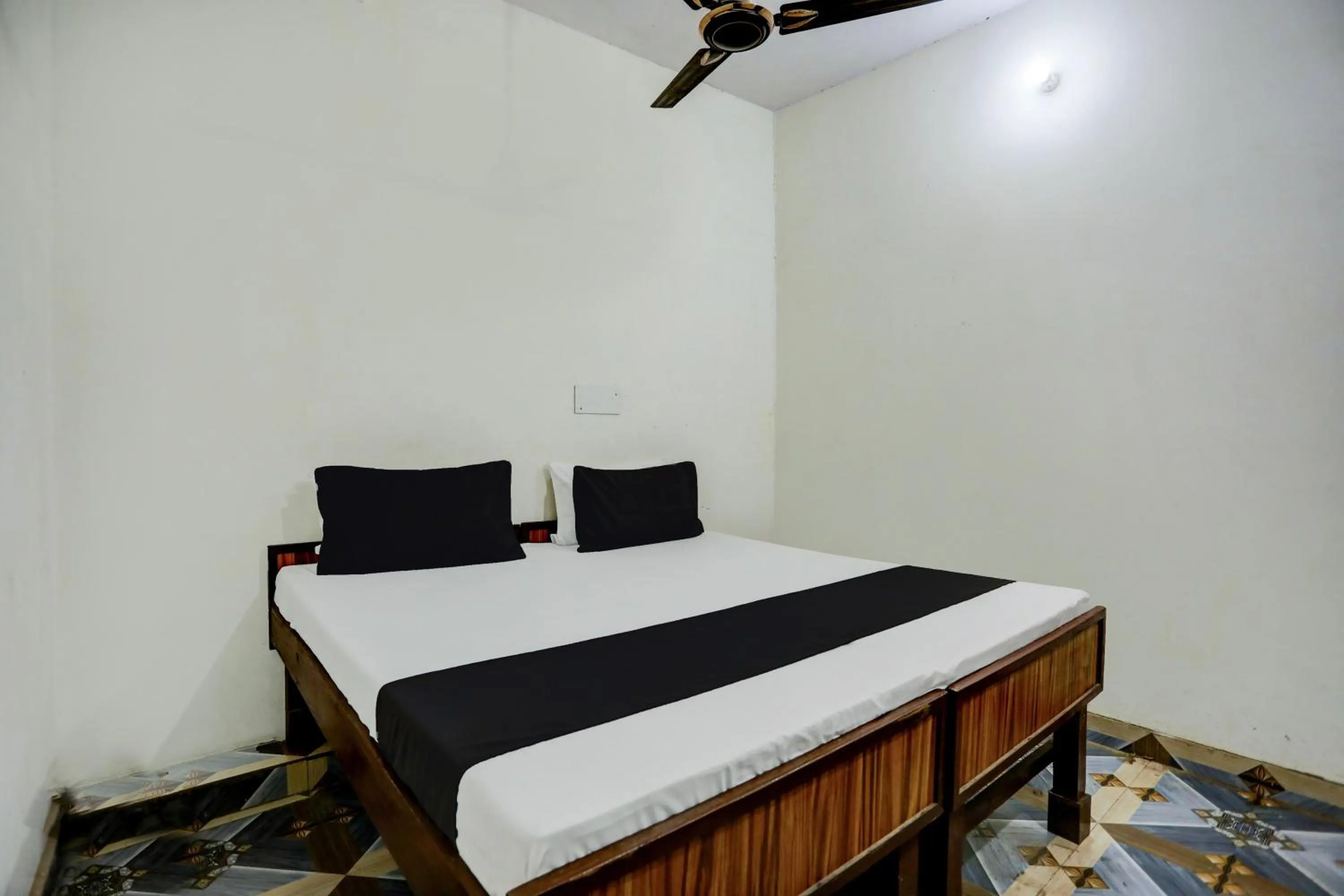 Bedroom, Bed in Hotel O by OYO Swagat