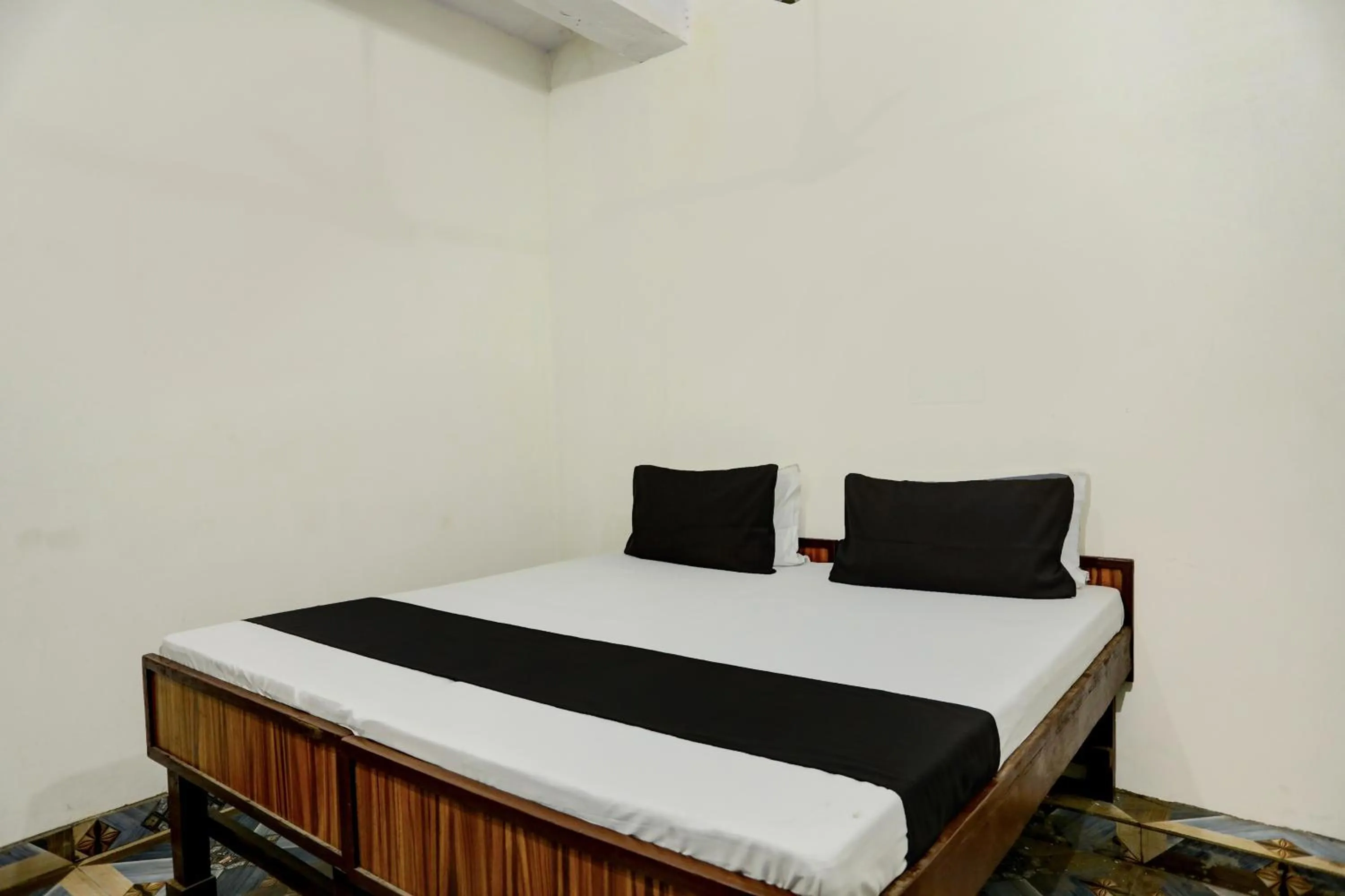 Bedroom, Bed in Hotel O by OYO Swagat