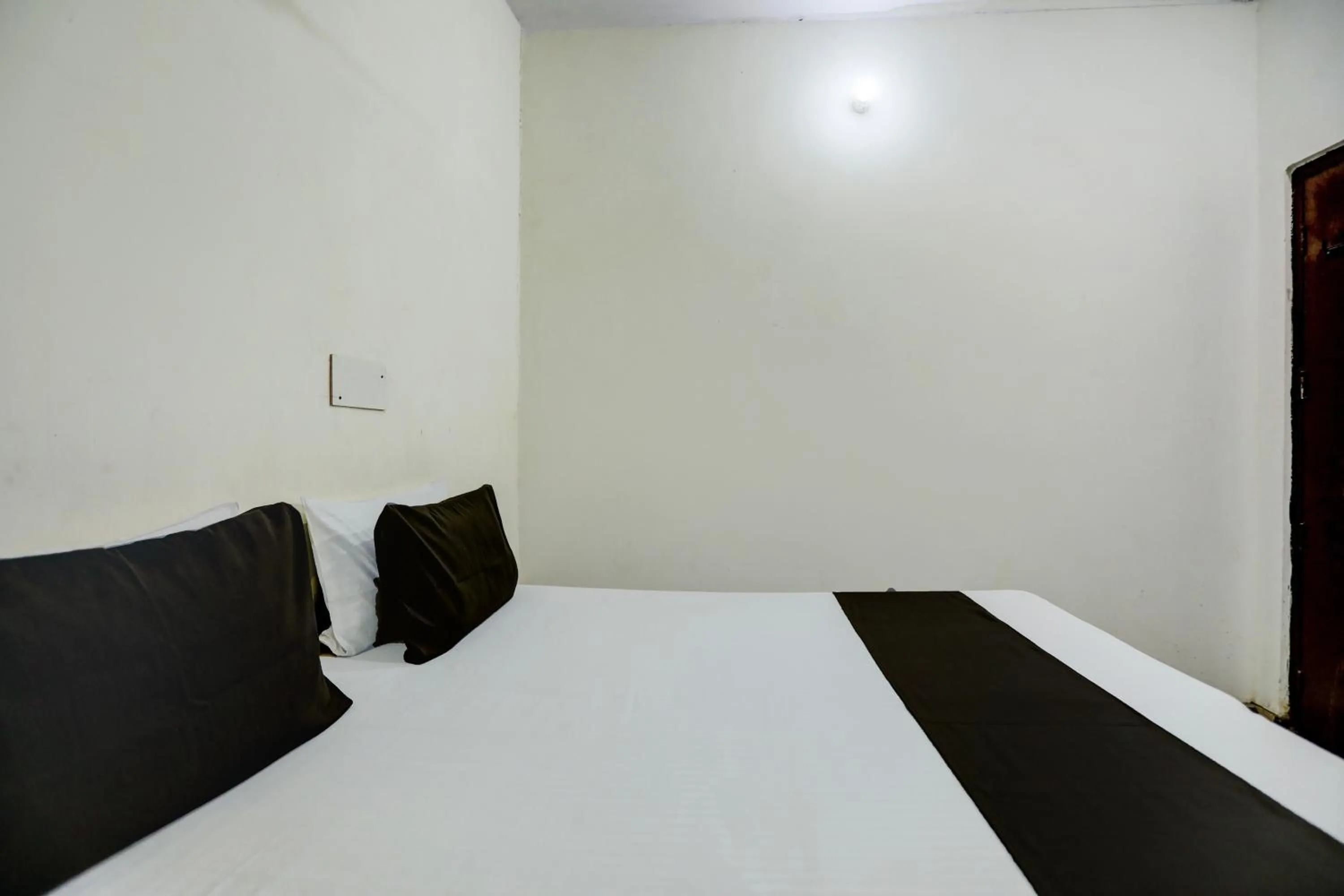 Bedroom, Bed in Hotel O by OYO Swagat