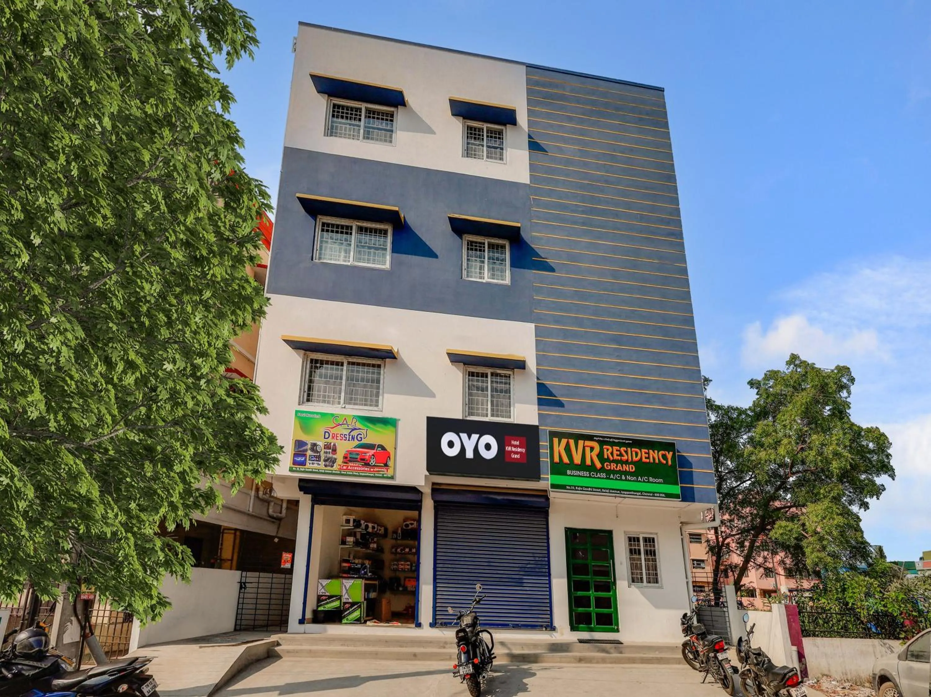 Facade/entrance in Hotel O by OYO RESIDENCY GRAND