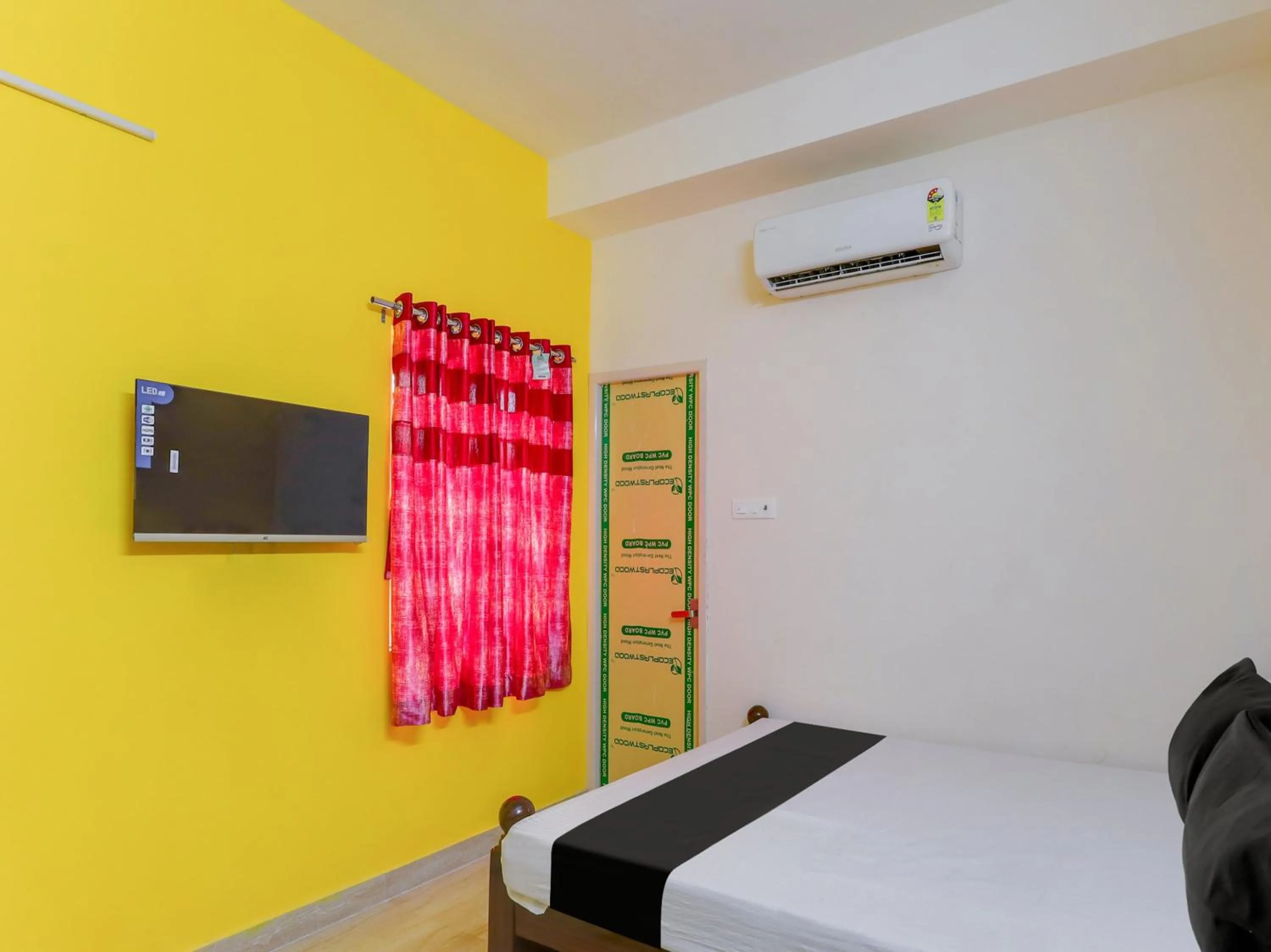 Bedroom, Bed in Hotel O by OYO RESIDENCY GRAND
