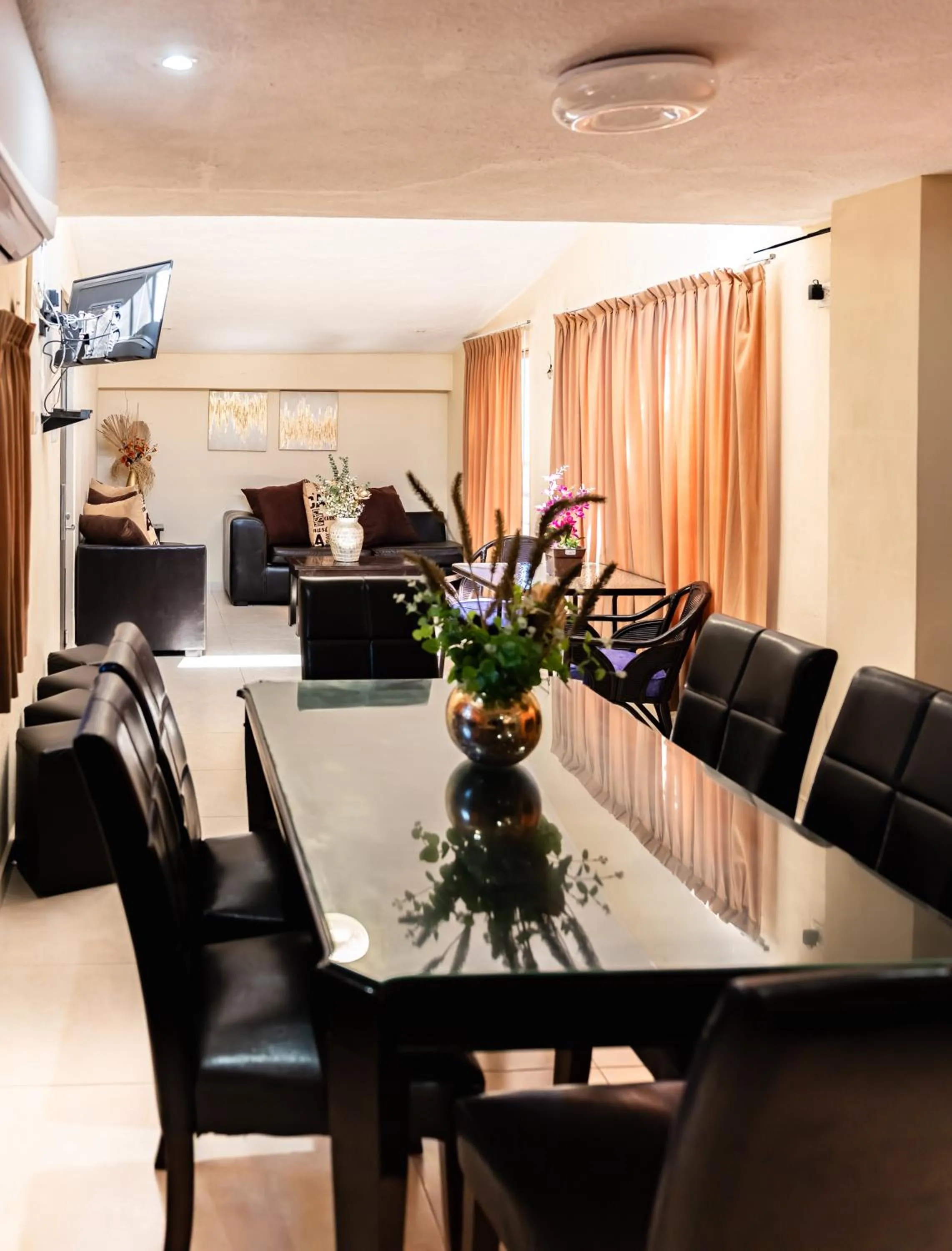 Dining area in Hotel & Suites Domani