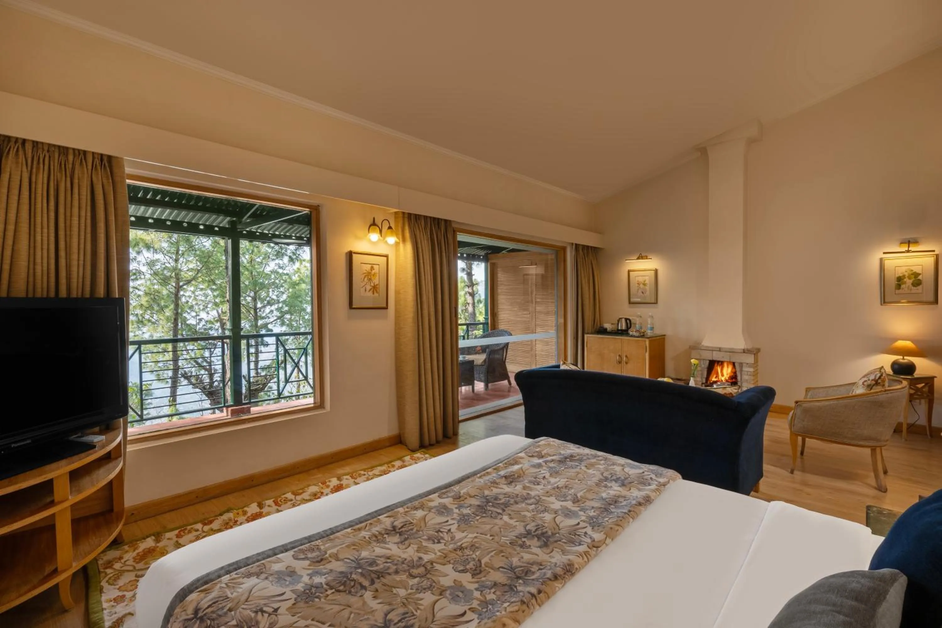 Bedroom, Bed in Baikunth Resort, Kasauli by Leisure Hotels