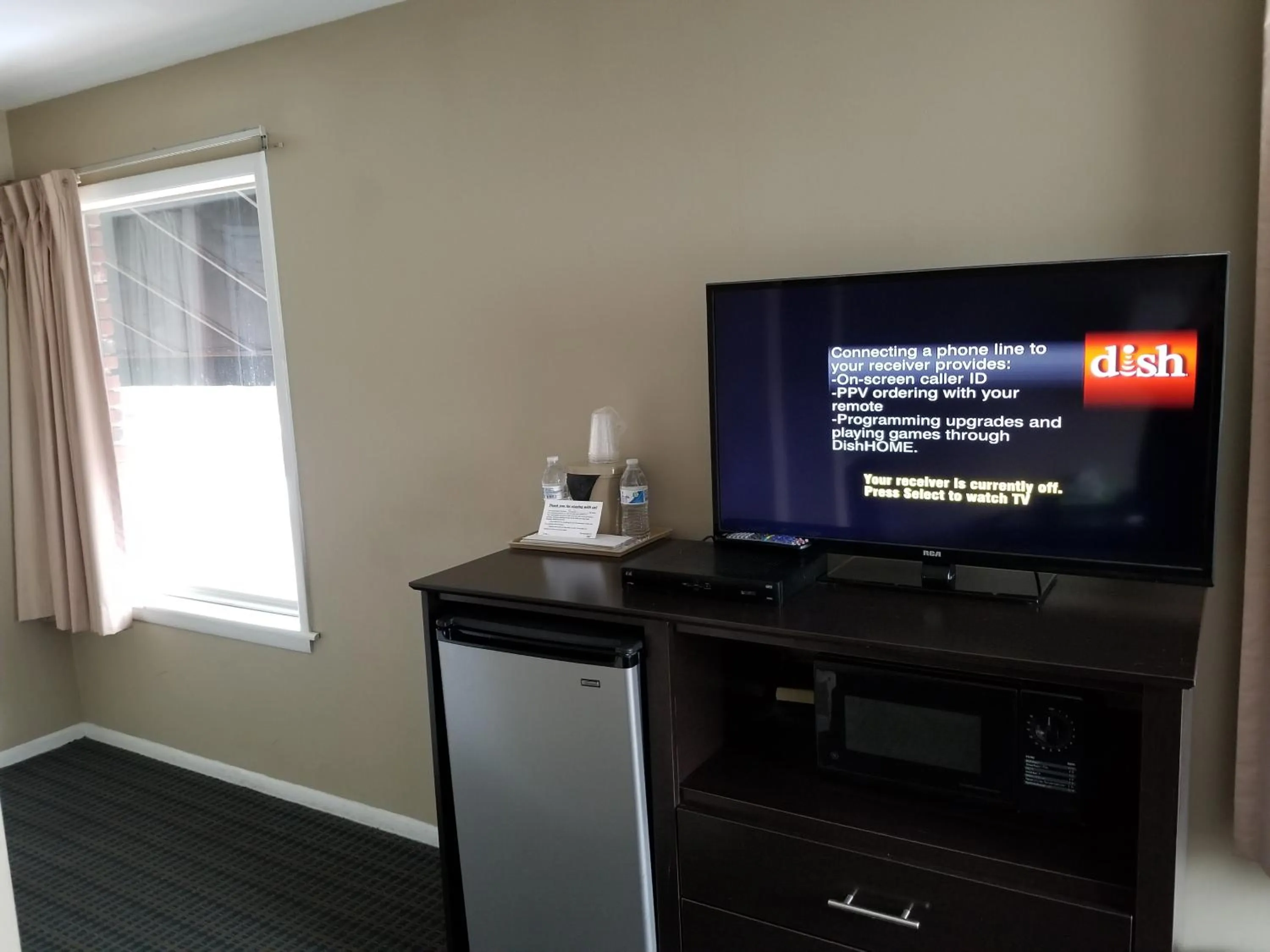 Photo of the whole room in Mainstay Inn