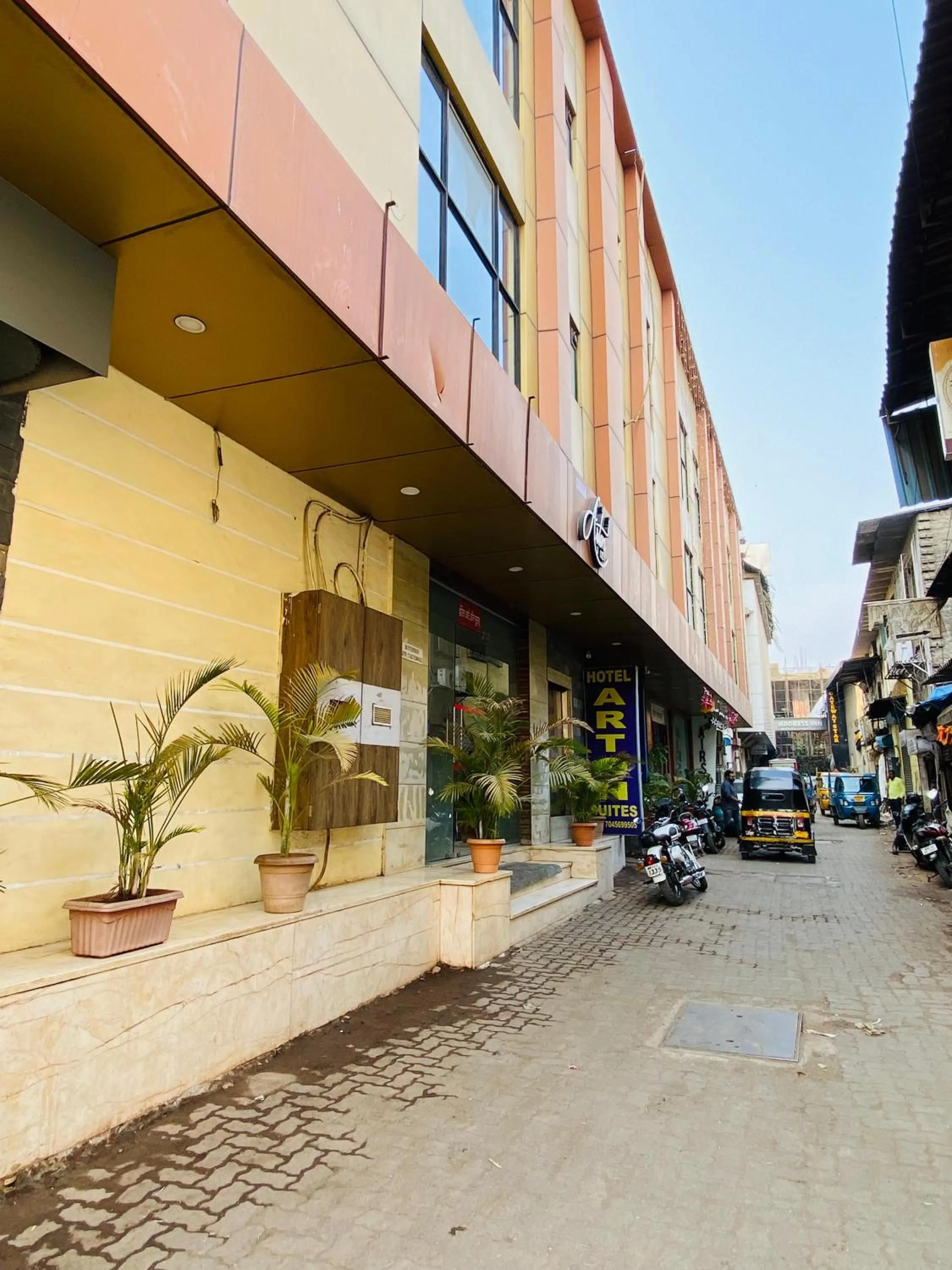 Property building in Hotel Arton Regency Near Terminal 2 Airport