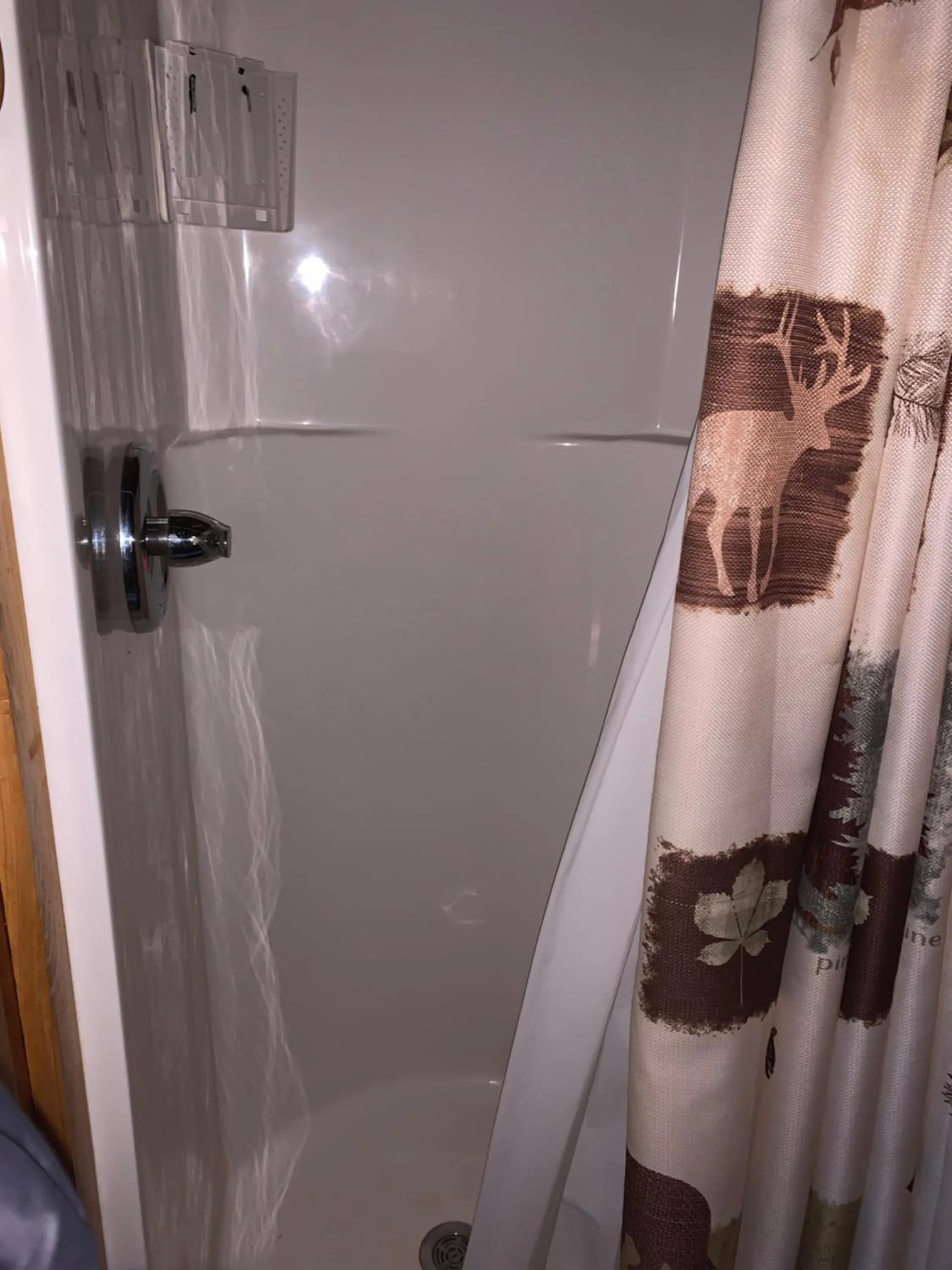 Shower in Bearlodge Mountain Resort