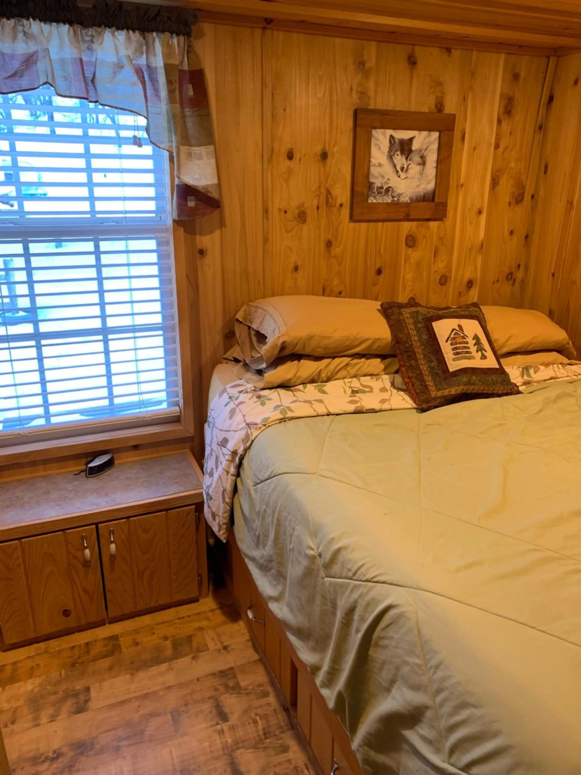 Bedroom, Bed in Bearlodge Mountain Resort