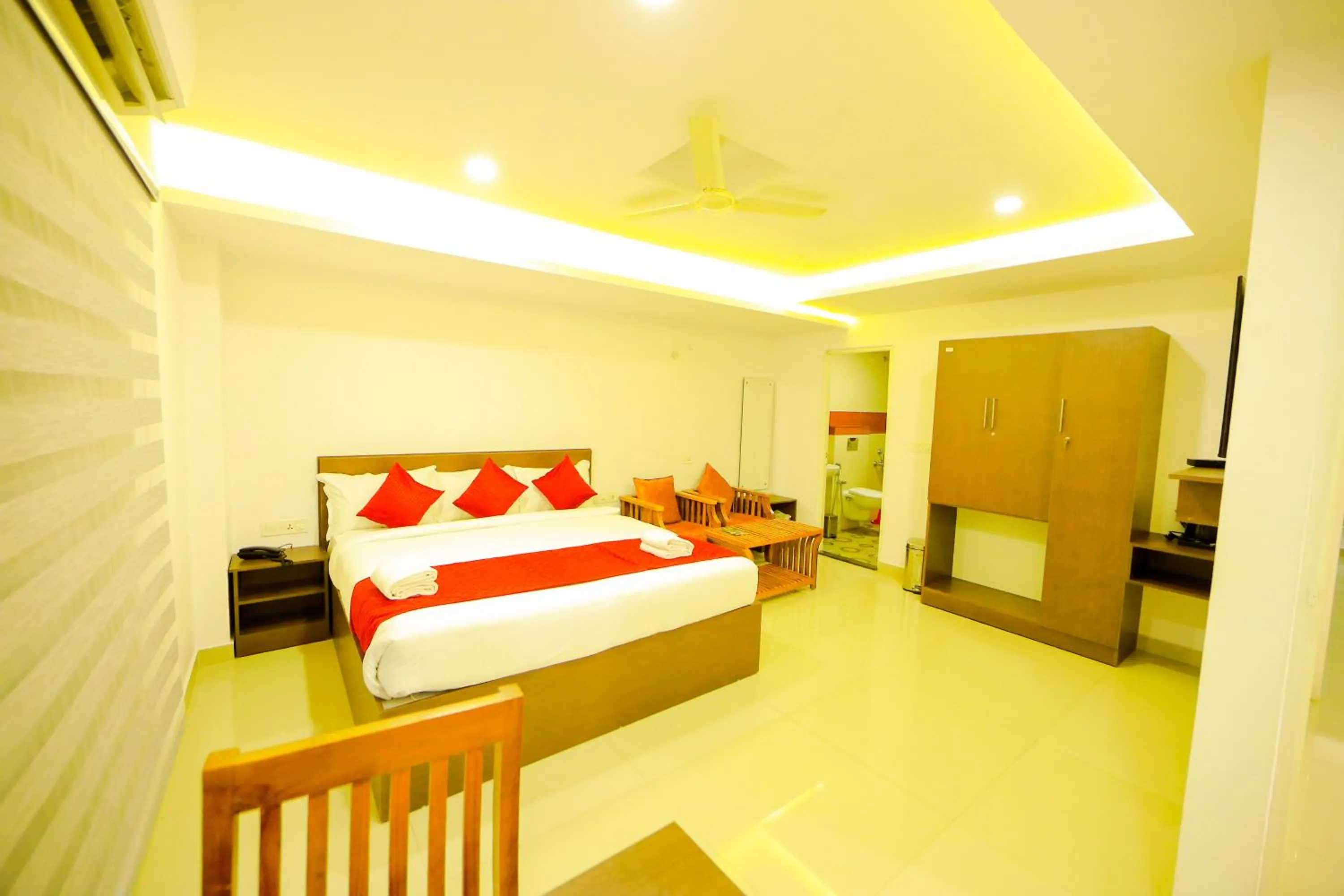 Bedroom, Bed in Airport Avenue Plaza