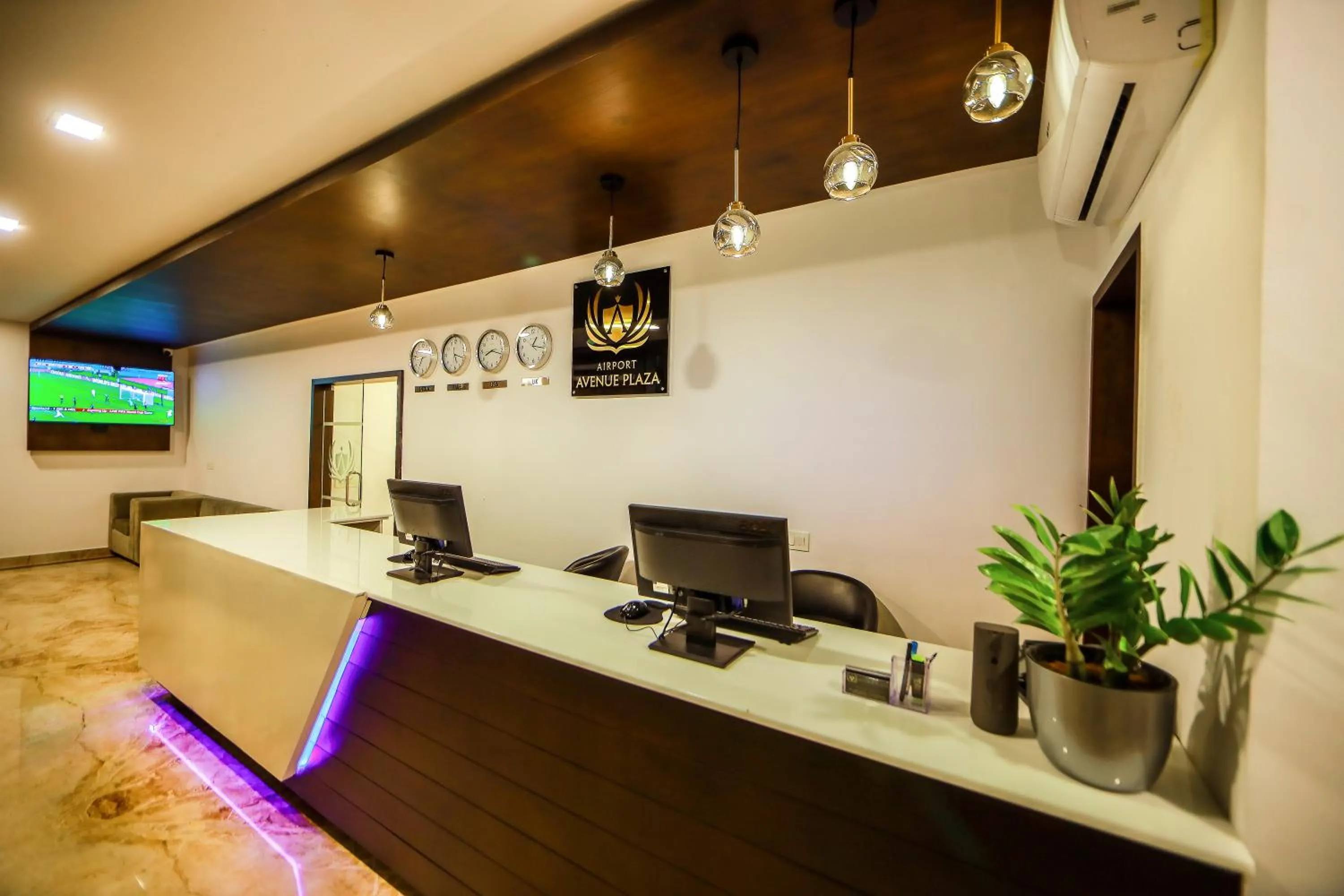 Lobby or reception in Airport Avenue Plaza