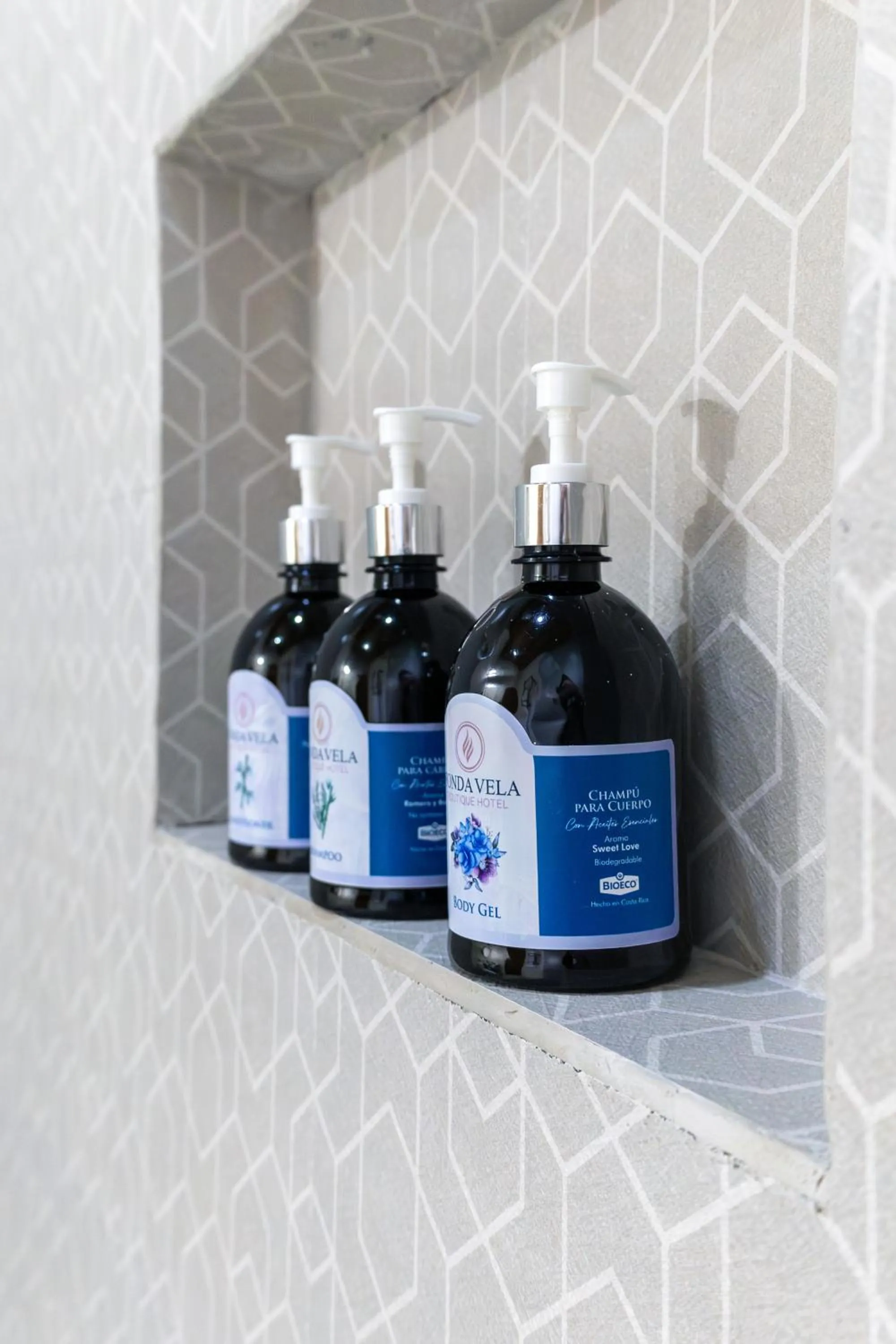 Bathroom in Fondavela Hotel