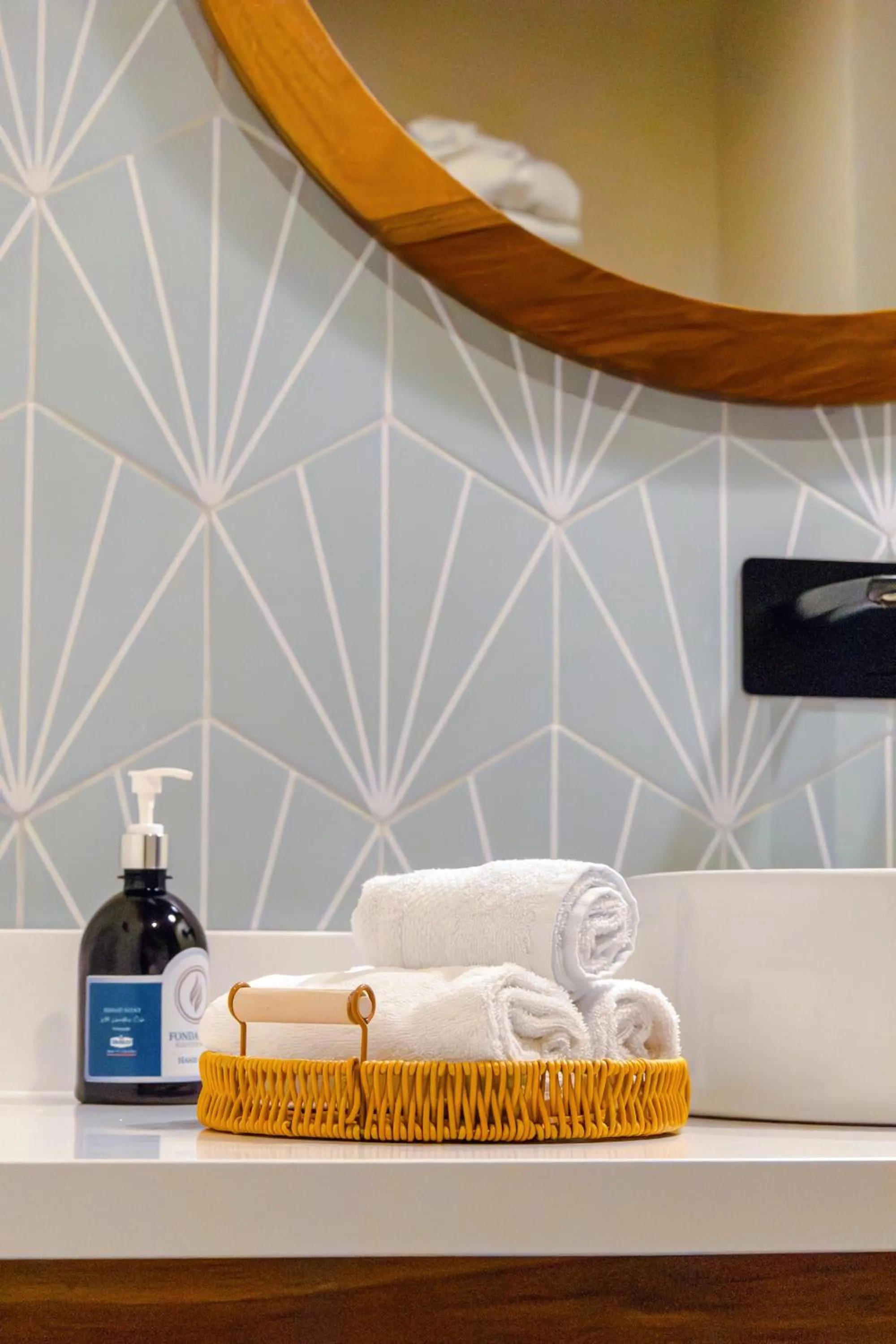 towels in Fondavela Hotel