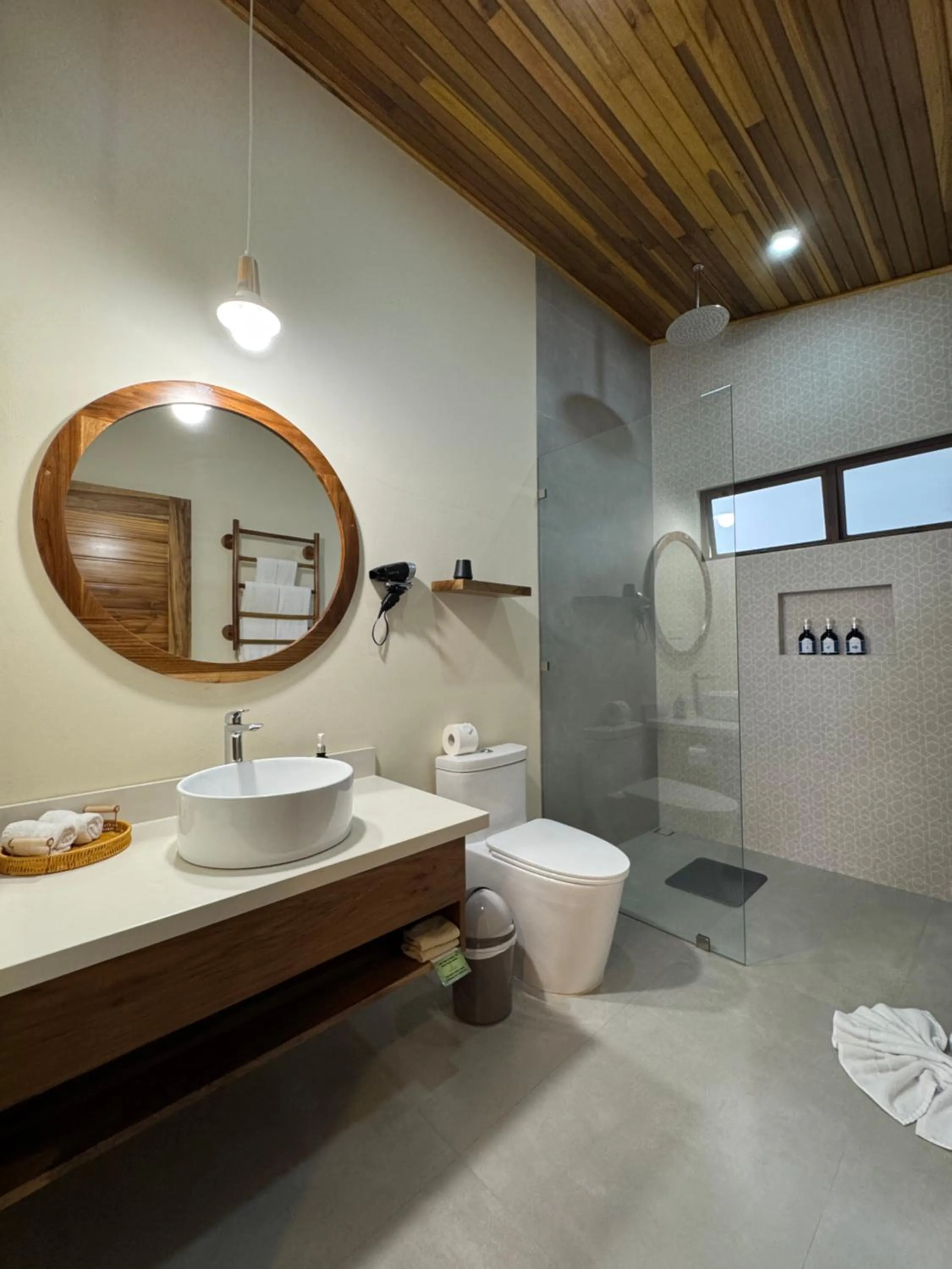 Shower in Fondavela Hotel