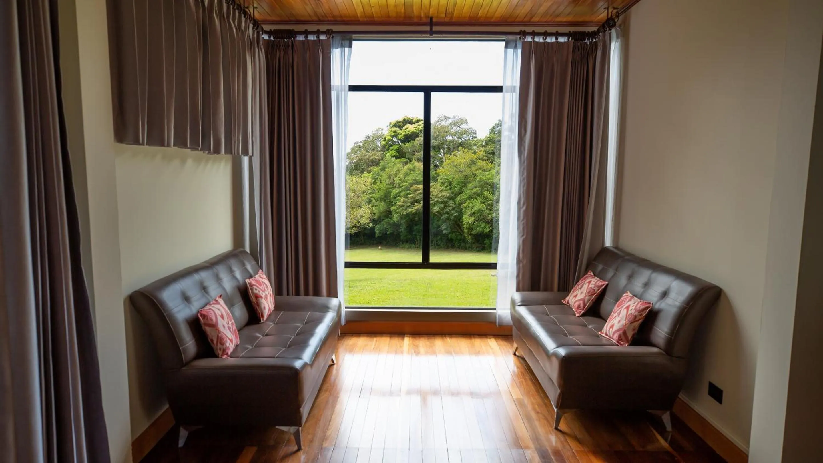 Seating area in Fondavela Hotel