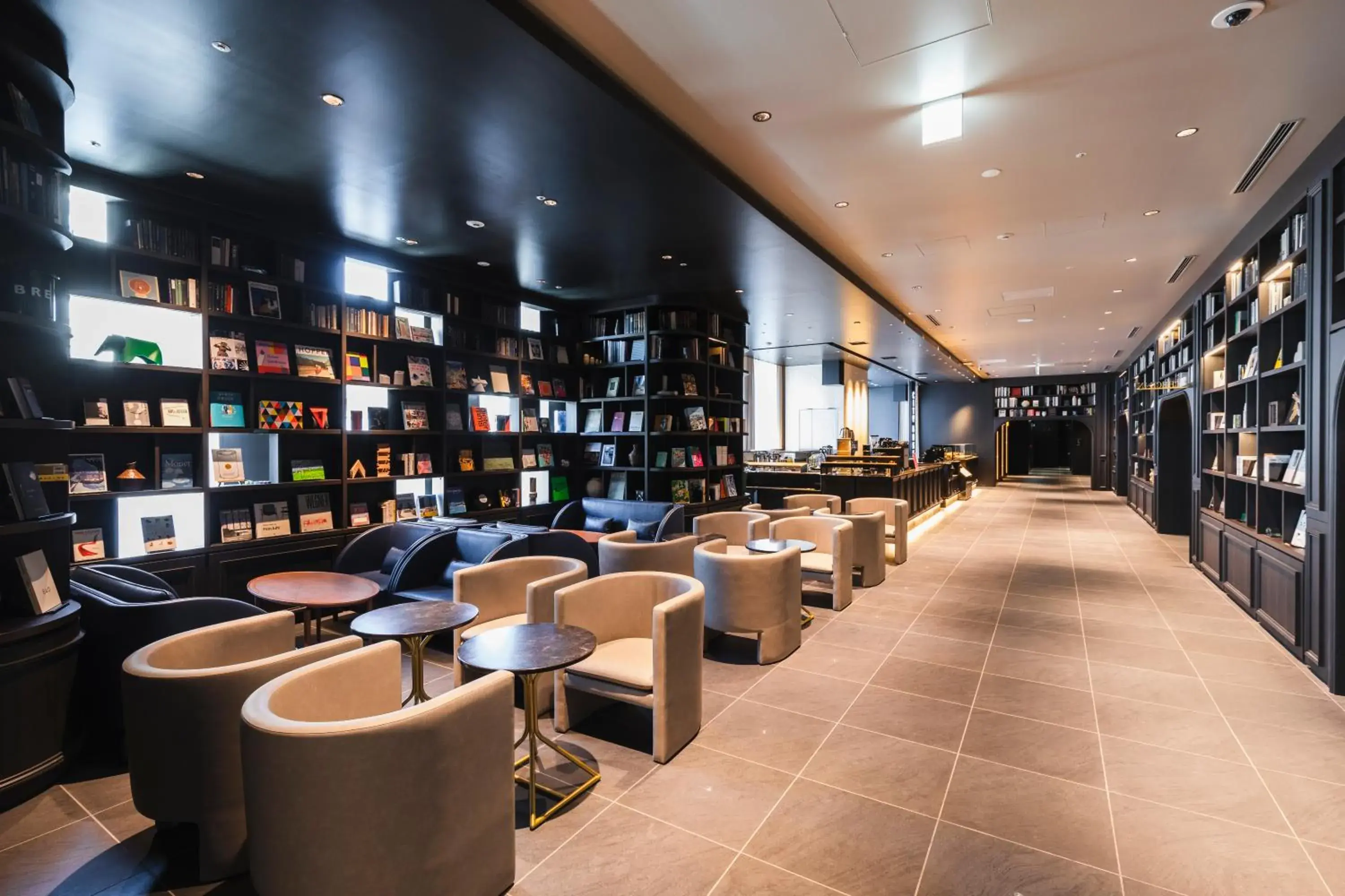 Lobby or reception in Sotetsu Hotels The Splaisir Yokohama Lobby or reception in Sotetsu Hotels The Splaisir Yokohama