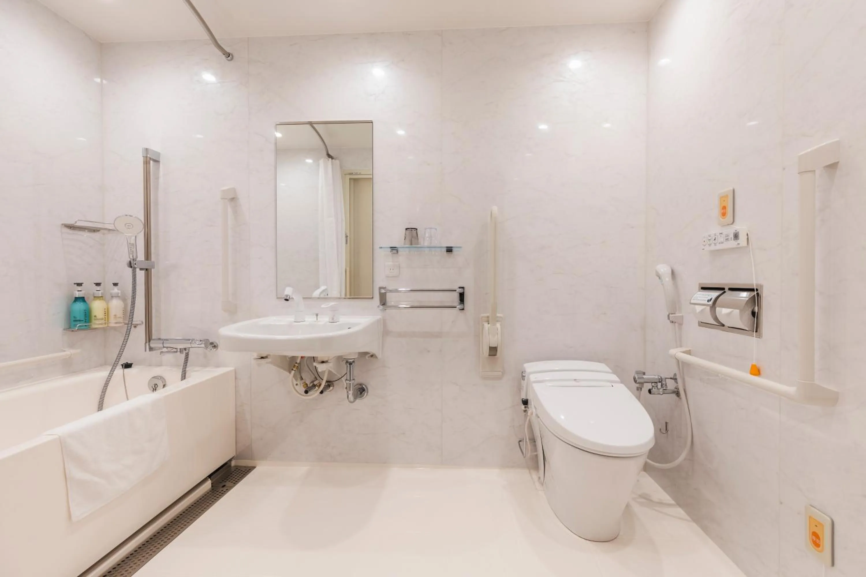 Toilet in Sotetsu Hotels The Splaisir Yokohama