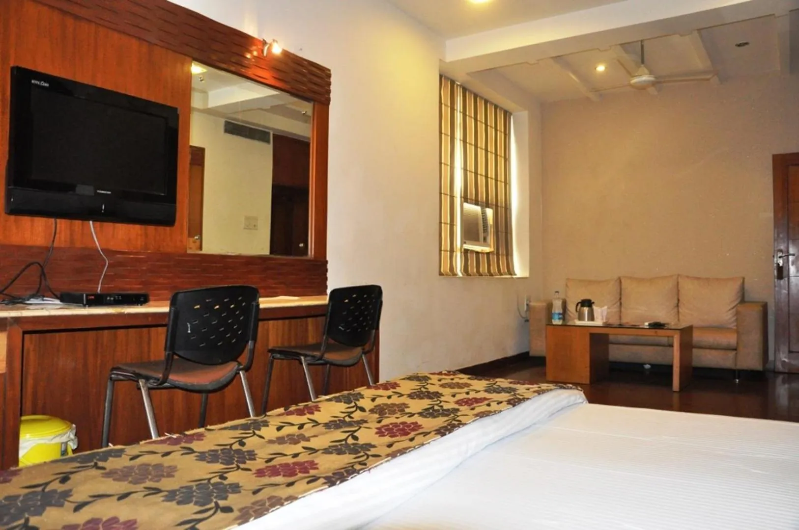 Bed in Hotel Mandakini Plaza , Kanpur