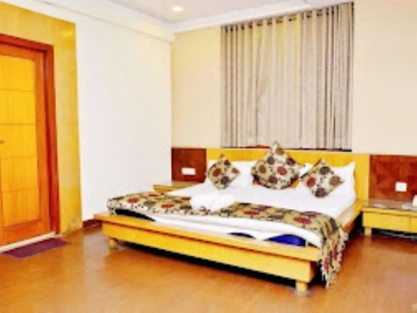 Bed in Hotel Mandakini Plaza , Kanpur