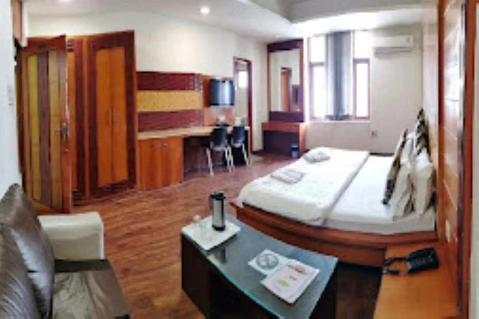 Bed in Hotel Mandakini Plaza , Kanpur