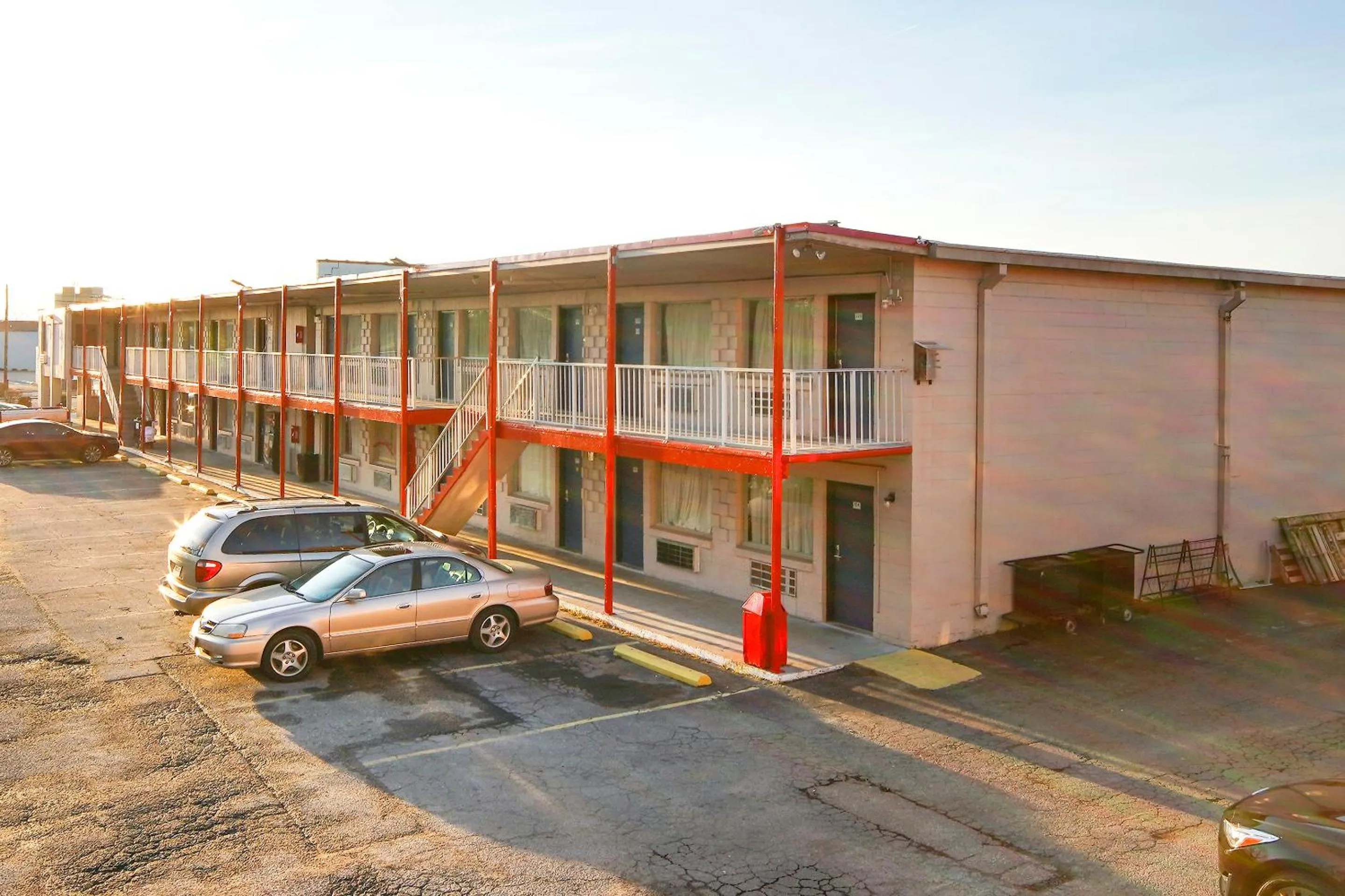 Parking in Hotel Petersburg VA I-95 & E Washington St