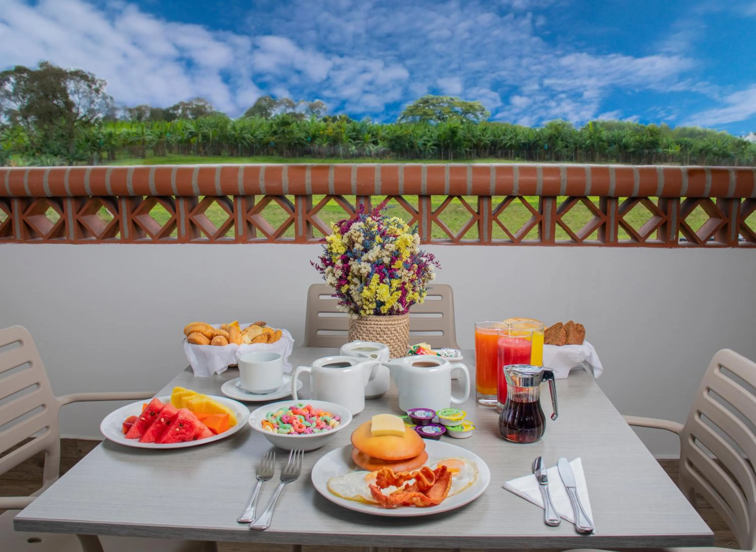 Breakfast in Hotel Campestre las Camelias