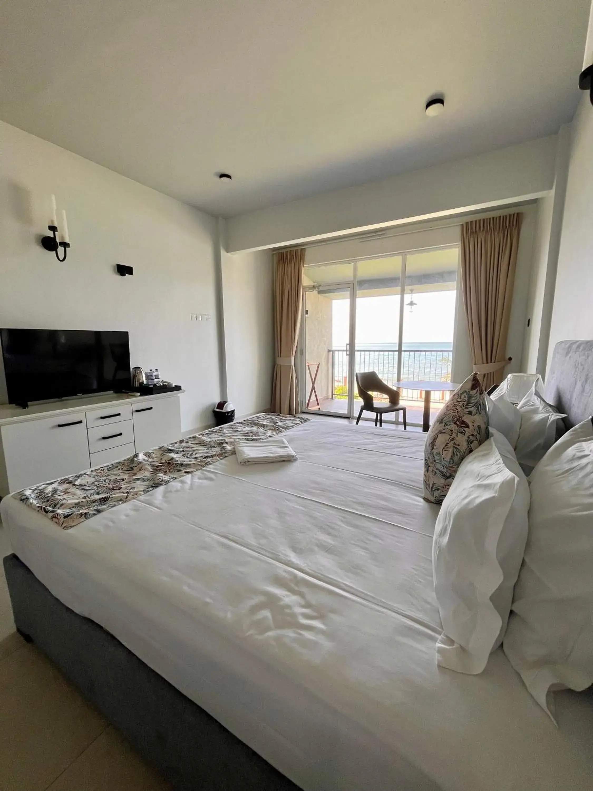 Bed in Hiru Beach Resort Bed in Hiru Beach Resort