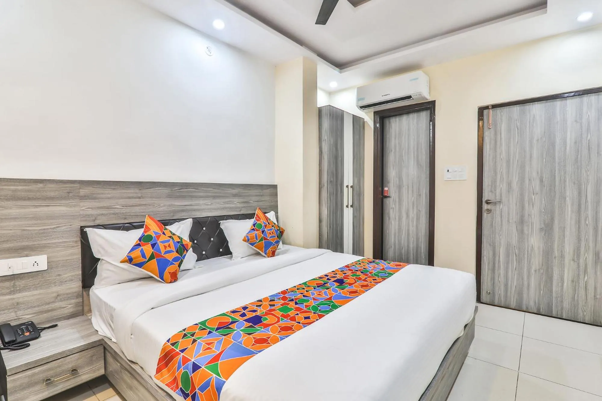 Bed in FabHotel LS Grand - Banaras Railway Station
