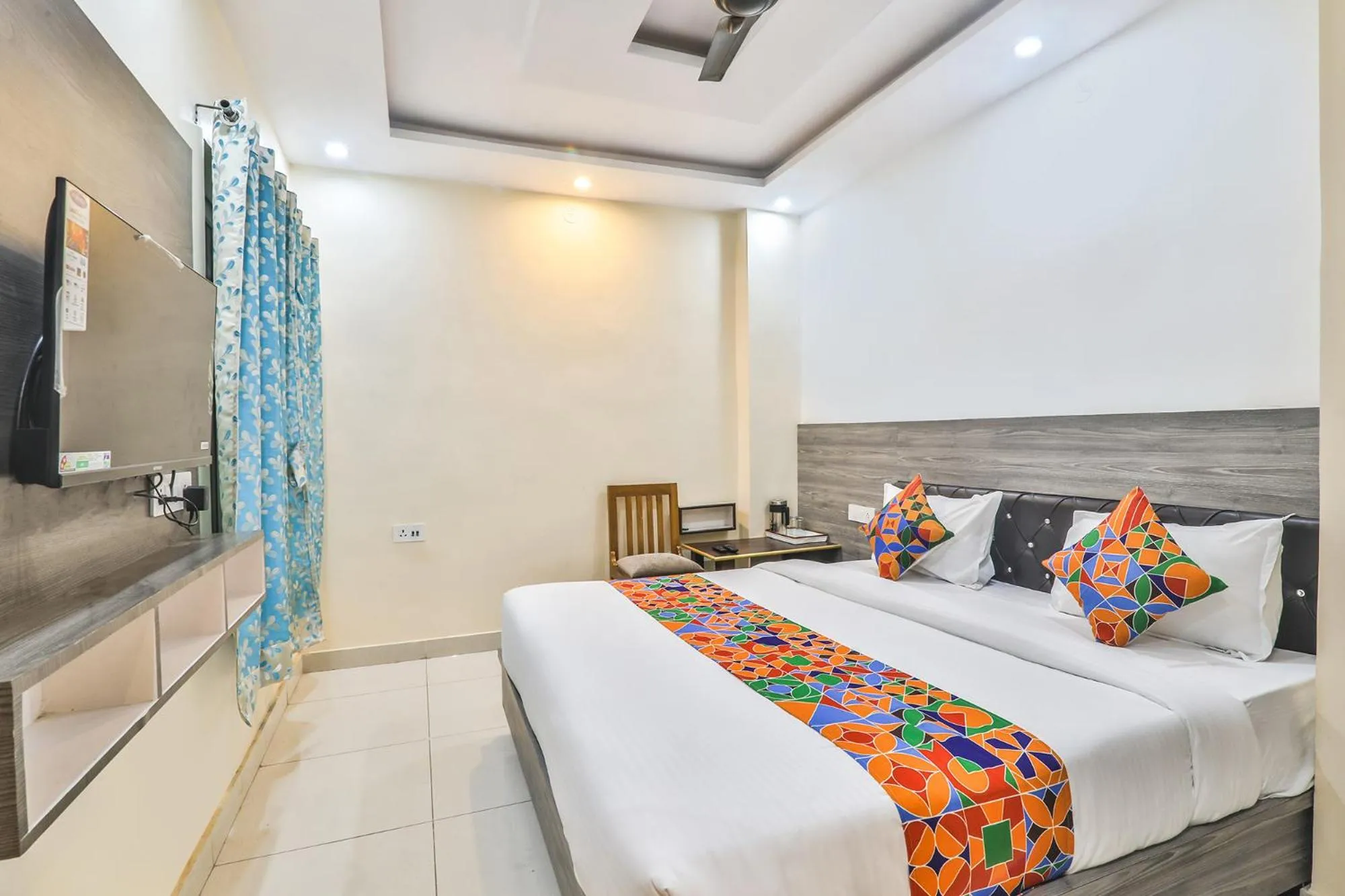 Bed in FabHotel LS Grand - Banaras Railway Station