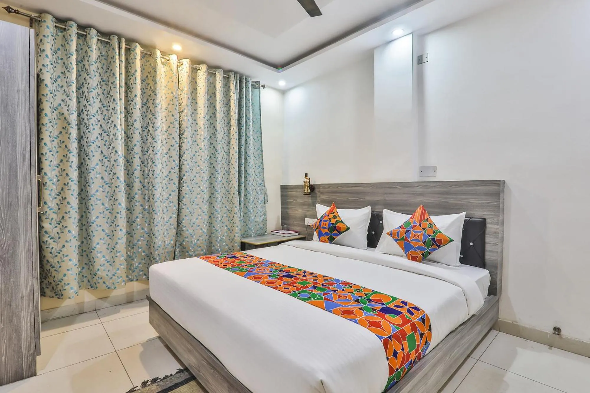Bed in FabHotel LS Grand - Banaras Railway Station