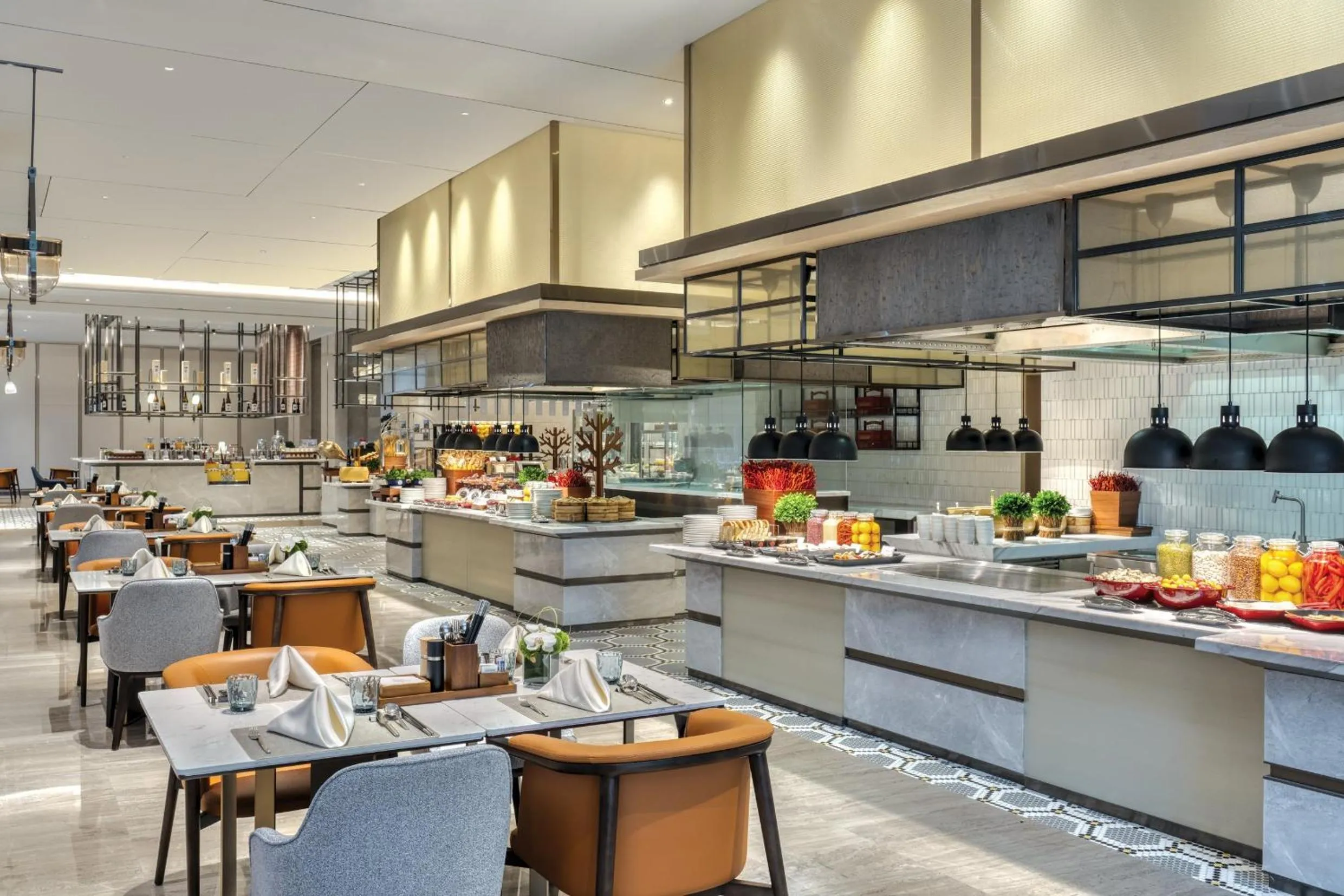 Restaurant/places to eat in Crowne Plaza Lanzhou New Area by IHG