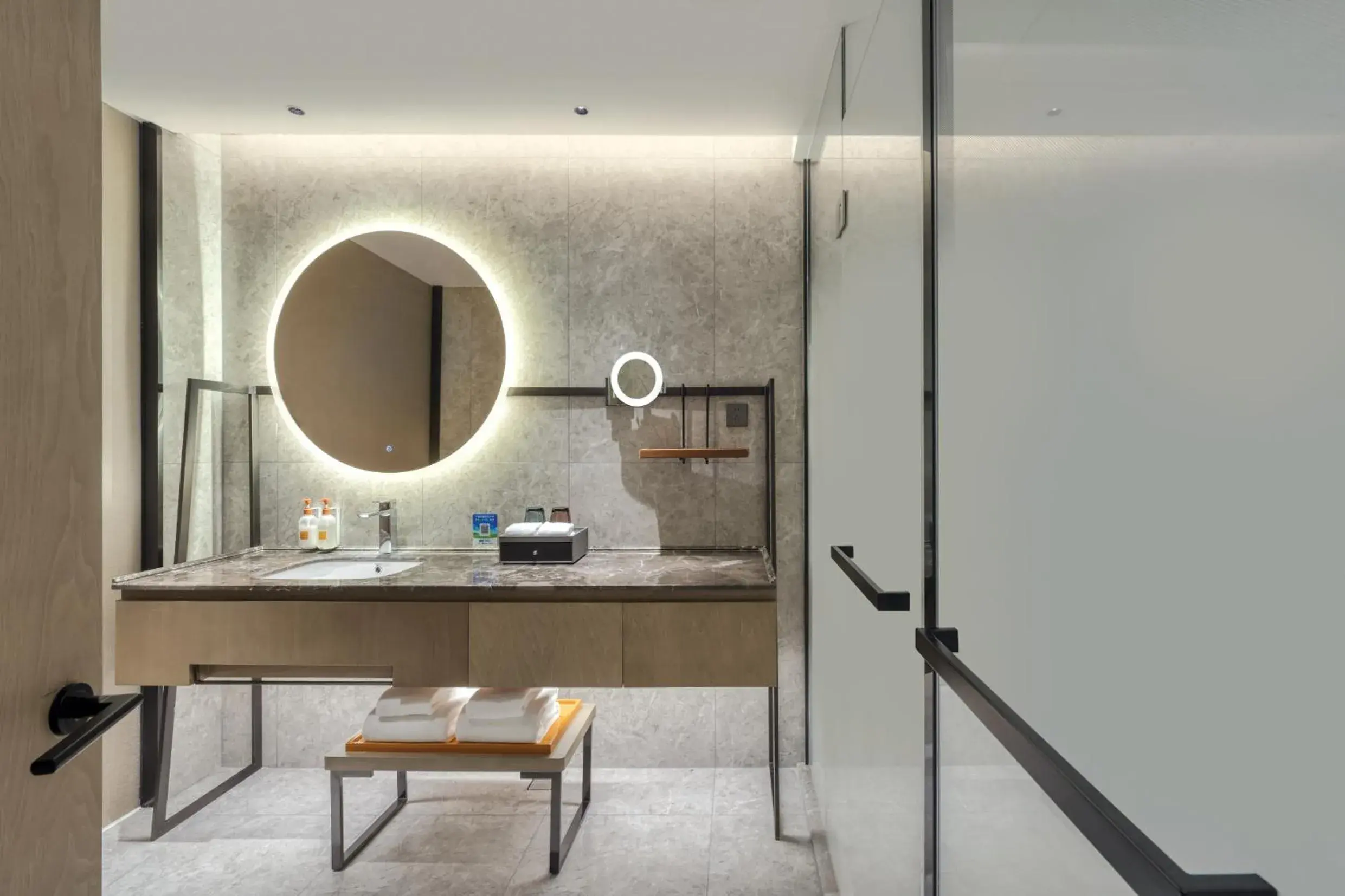 Standard Room in Crowne Plaza Lanzhou New Area by IHG Standard Room in Crowne Plaza Lanzhou New Area by IHG