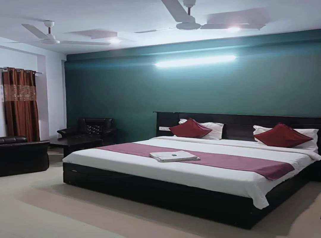 Bed in Hotel Quality Time