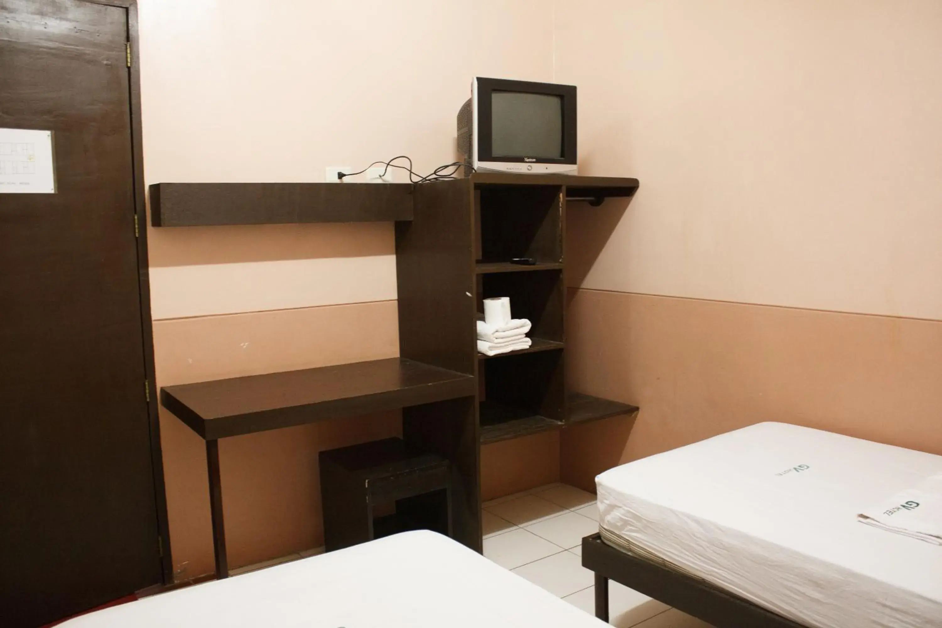 TV and multimedia, Bed in GV Hotel - Catbalogan TV and multimedia, Bed in GV Hotel - Catbalogan