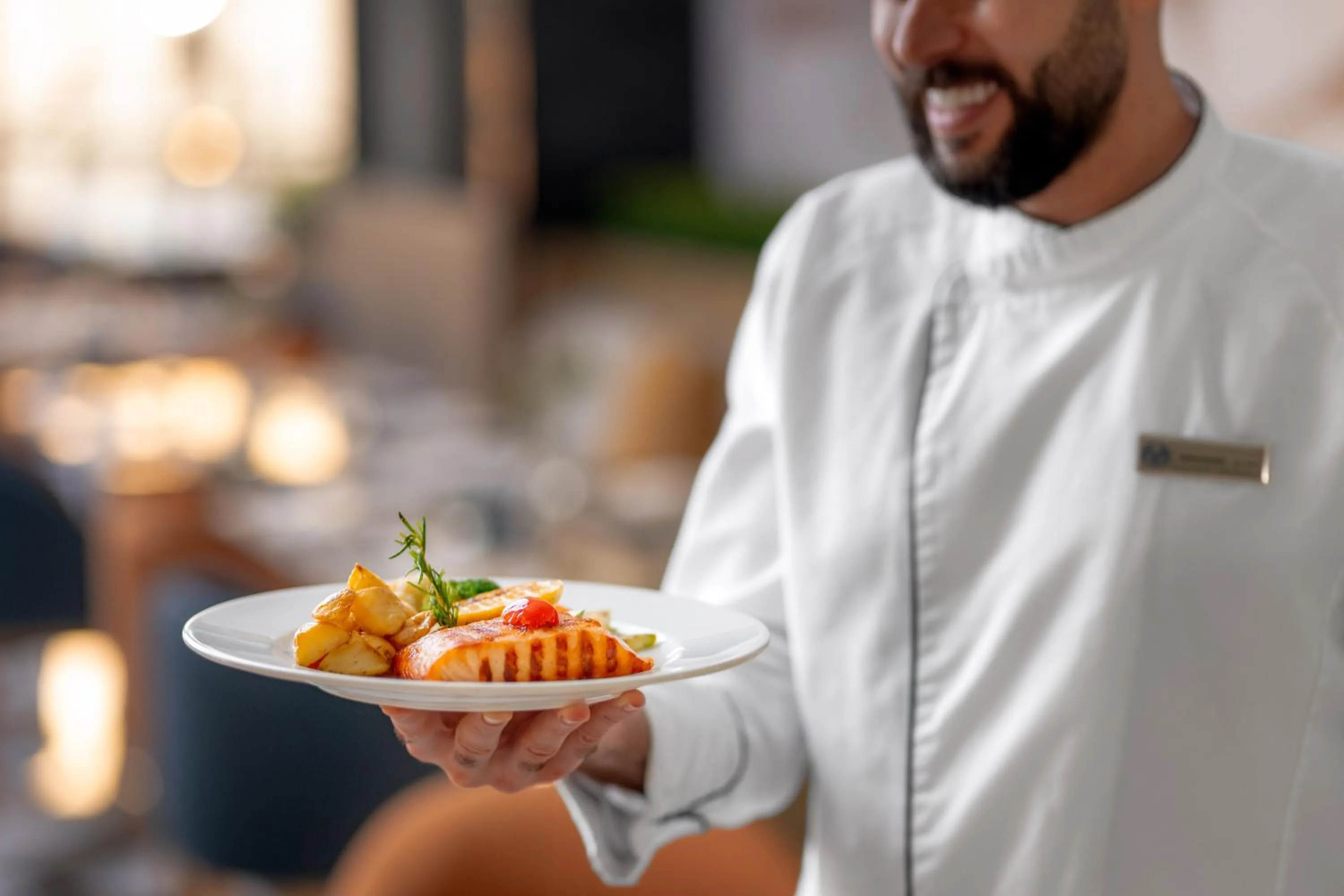 Restaurant/places to eat in Rotana Al Manakha Madinah