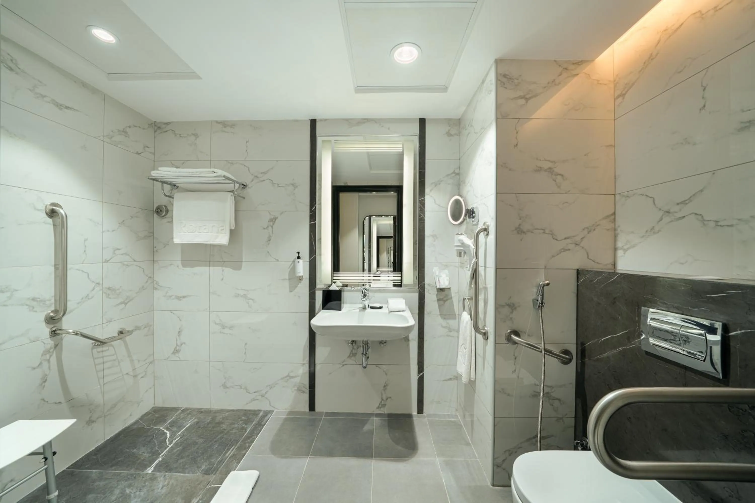 Toilet in Rotana Al Manakha Madinah