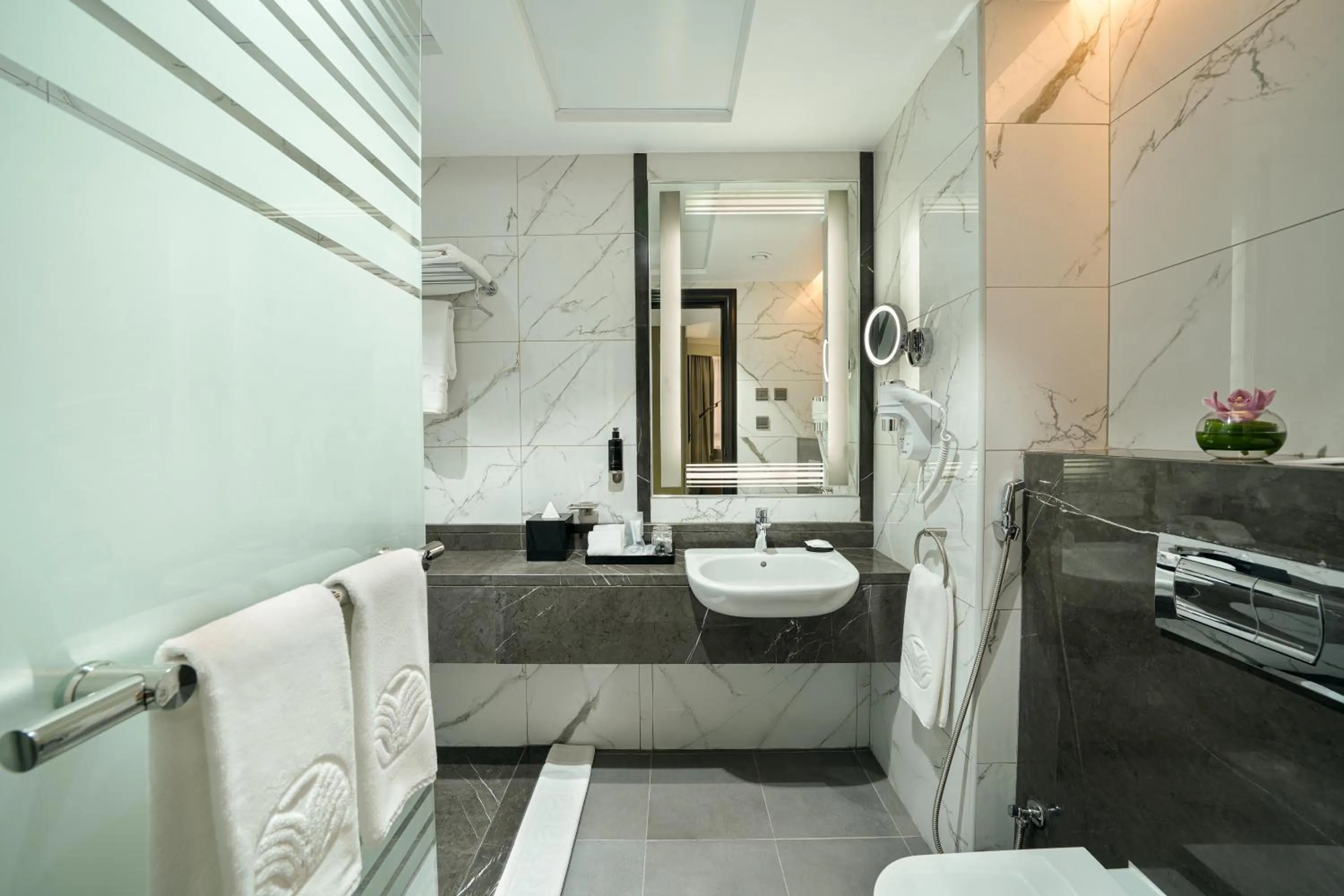 Toilet in Rotana Al Manakha Madinah