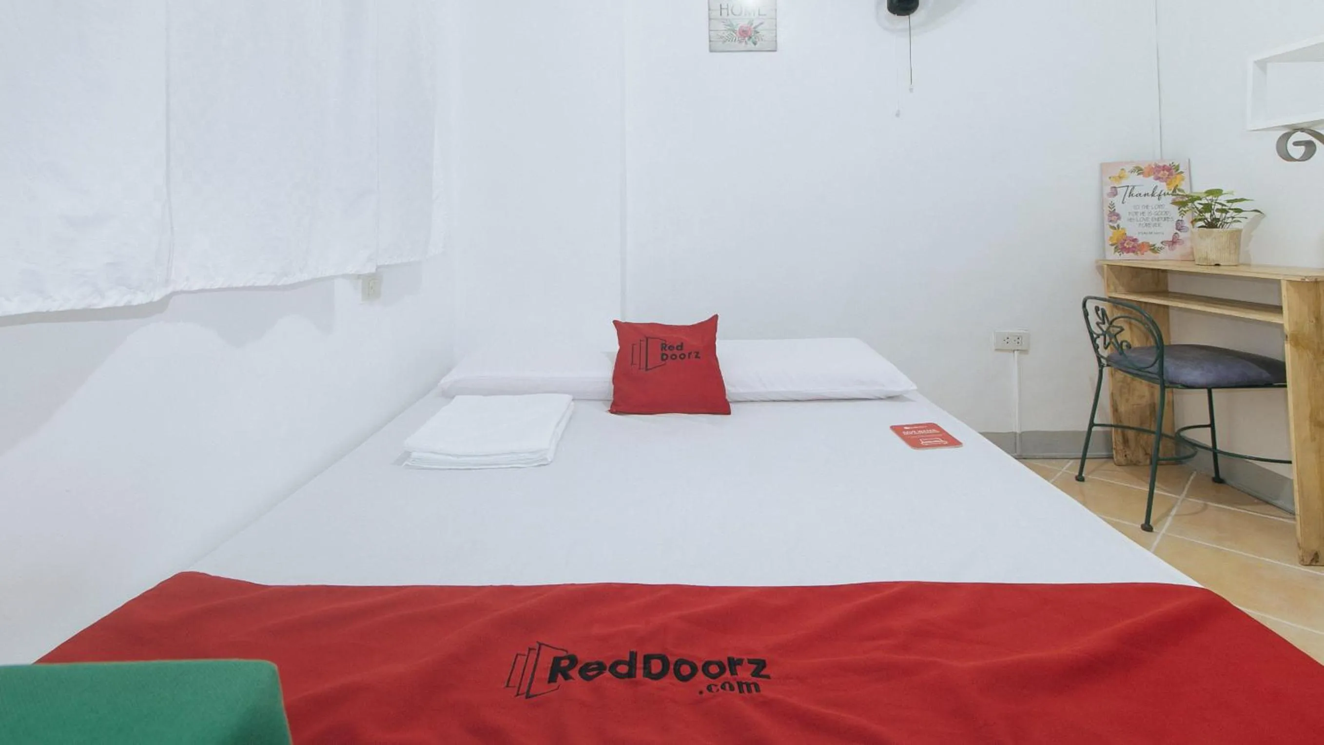 Standard Room Shared Bathroom in RedDoorz at Yahweh Spring Retreat and Resort Laguna