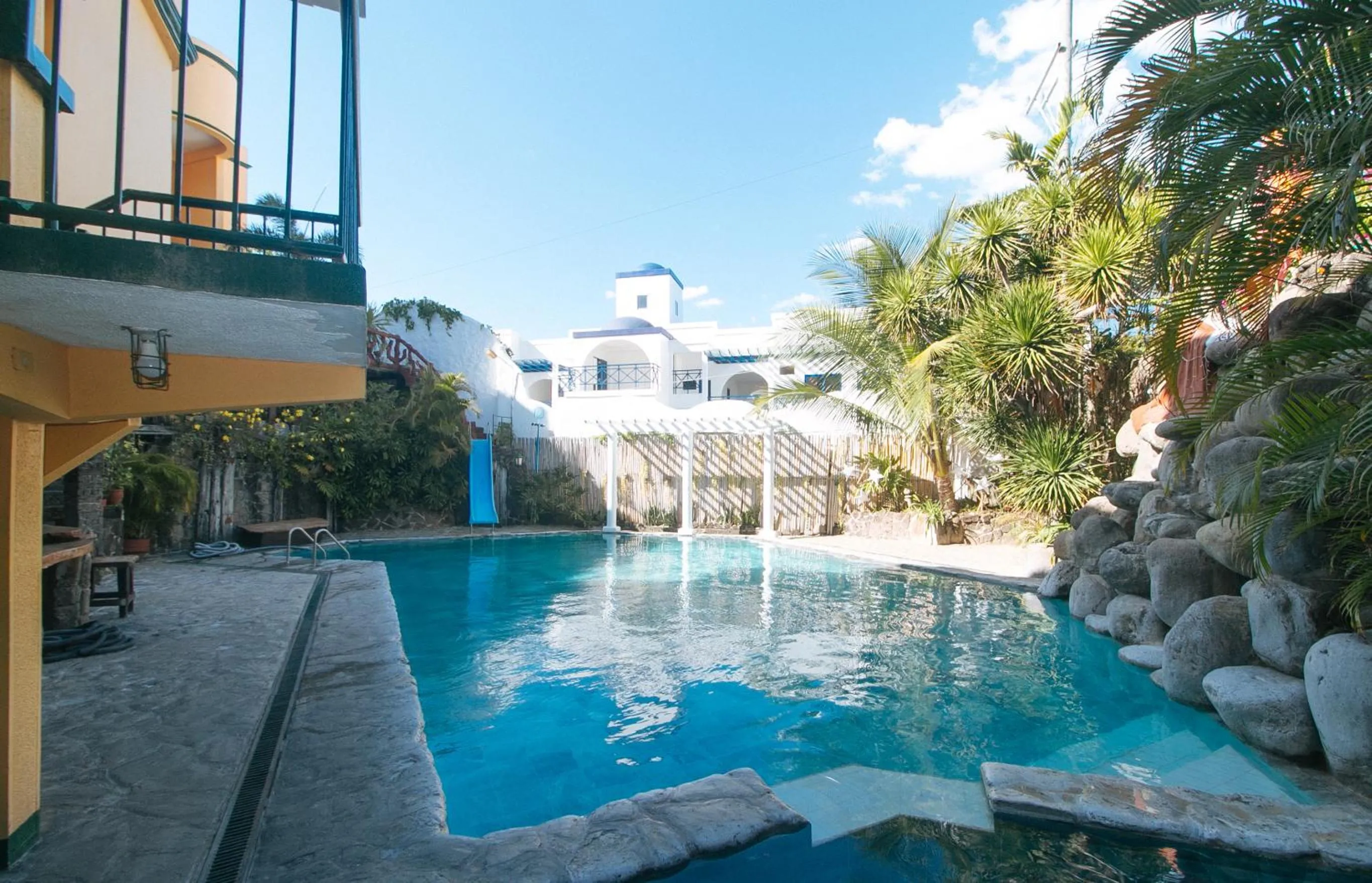 RedDoorz at Yahweh Spring Retreat and Resort Laguna