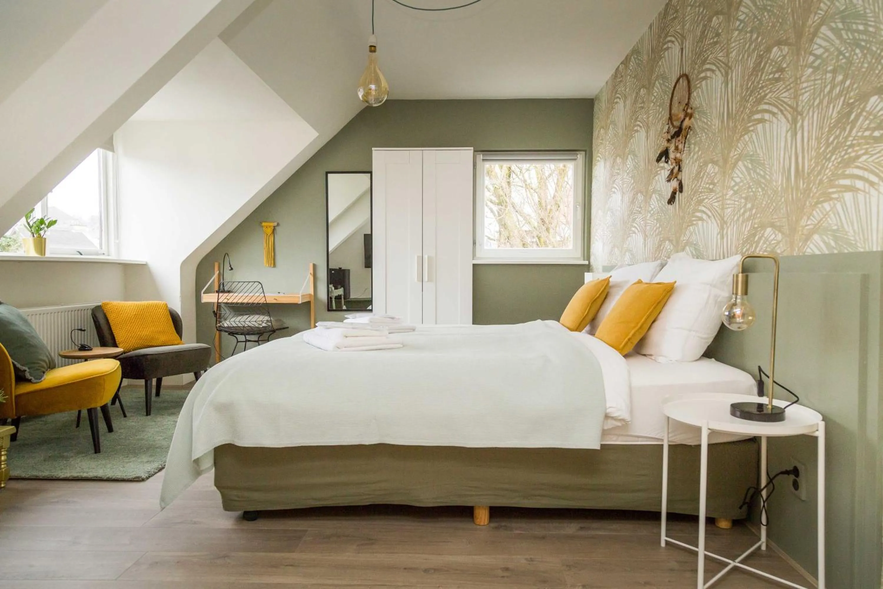 Coffee/tea facilities, Bed in Hotel - Restaurant De 4 Jaargetijden