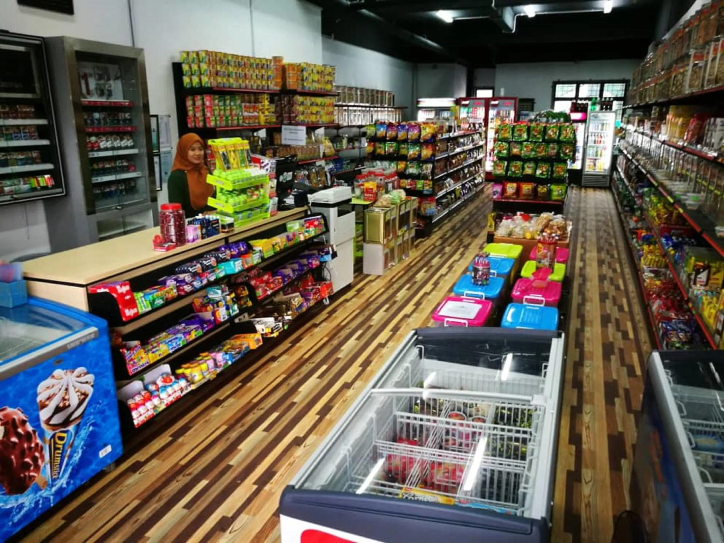 Supermarket/grocery shop in J Suites Hotel