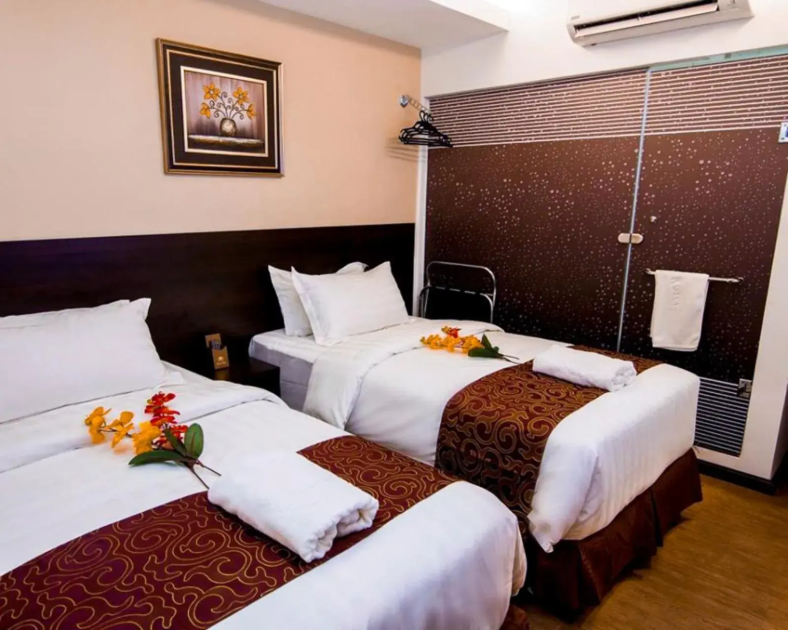 Superior Twin Room - Non window in J Suites Hotel Superior Twin Room - Non window in J Suites Hotel