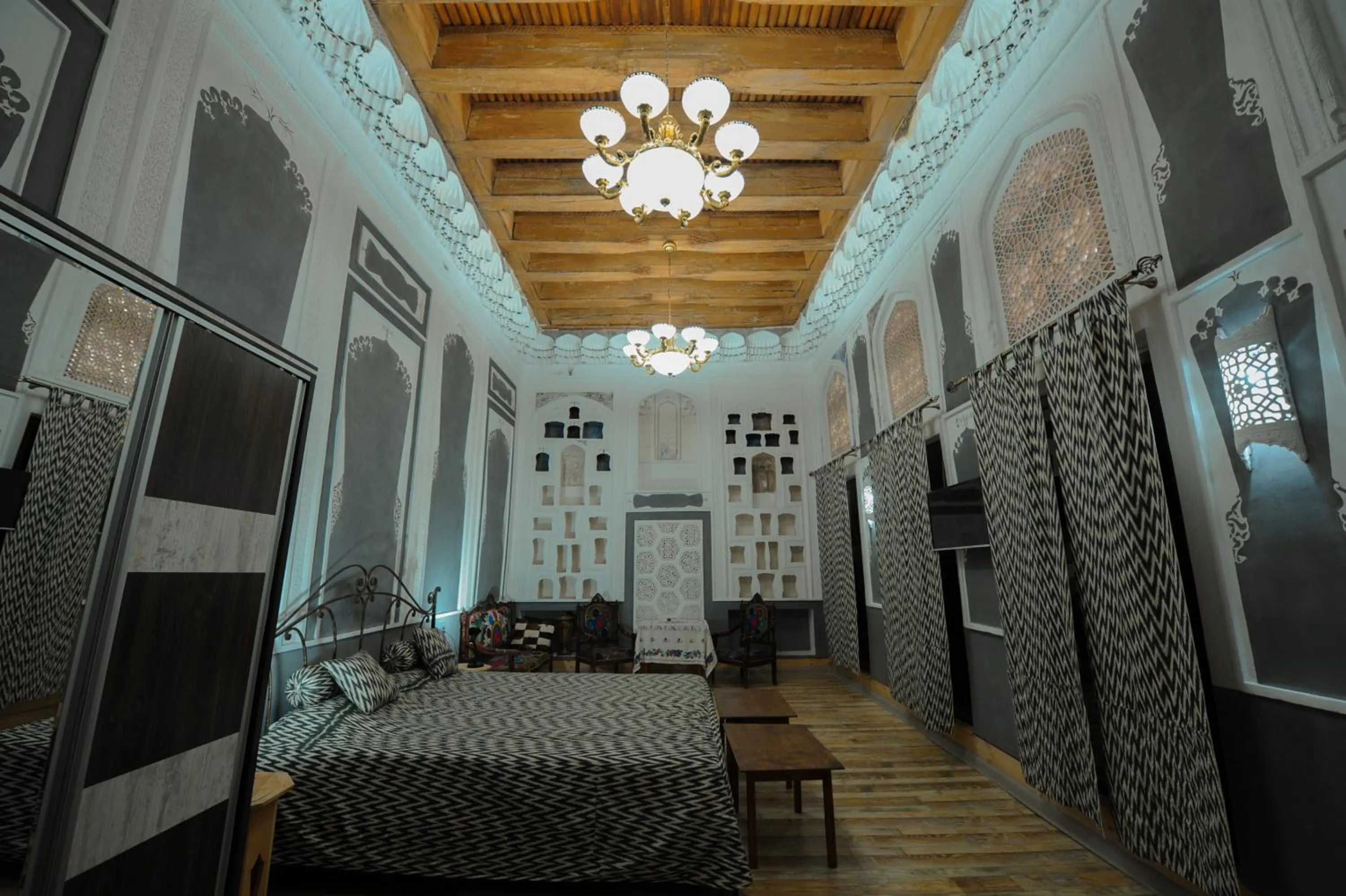 Bibi-Khanym Hotel