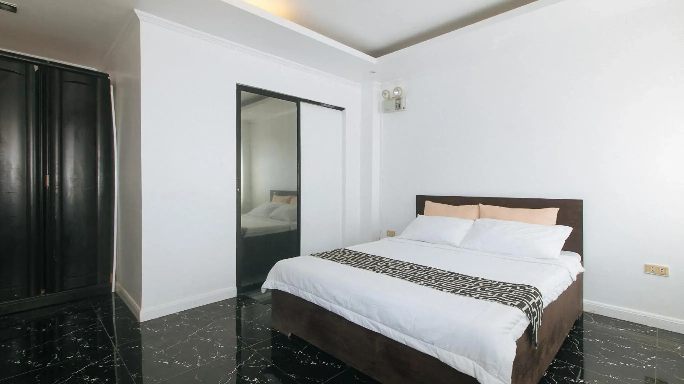 Bed in Stay Inn Station 2 Boracay by RedDoorz Bed in Stay Inn Station 2 Boracay by RedDoorz