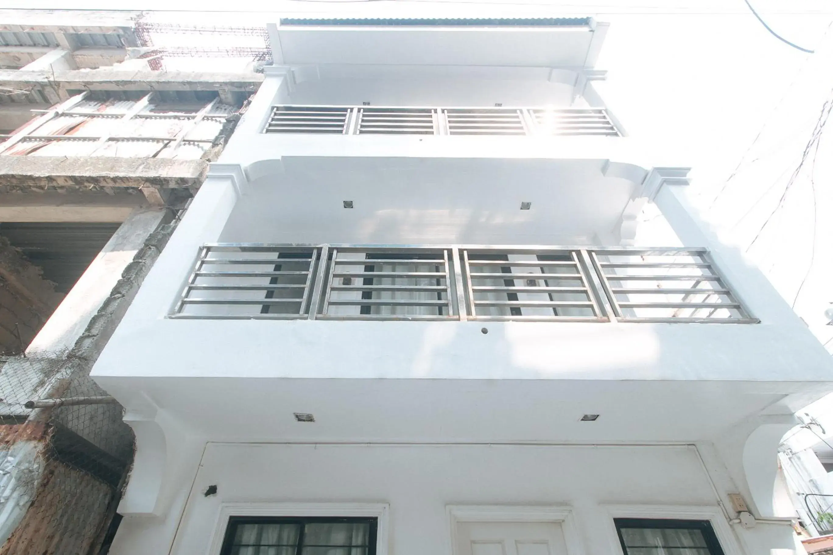 Property building in Stay Inn Station 2 Boracay by RedDoorz Property building in Stay Inn Station 2 Boracay by RedDoorz