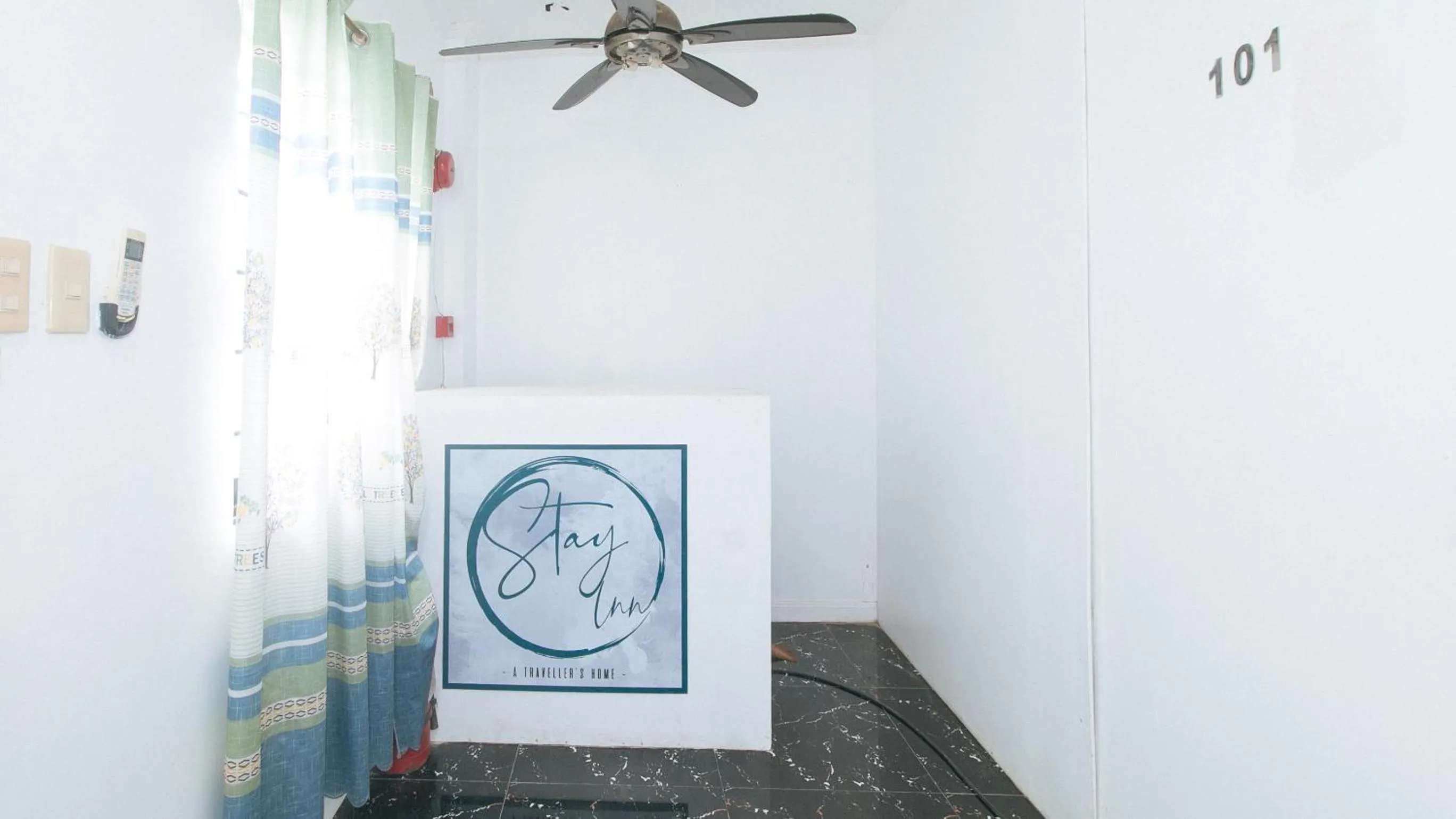 Lobby or reception in Stay Inn Station 2 Boracay by RedDoorz