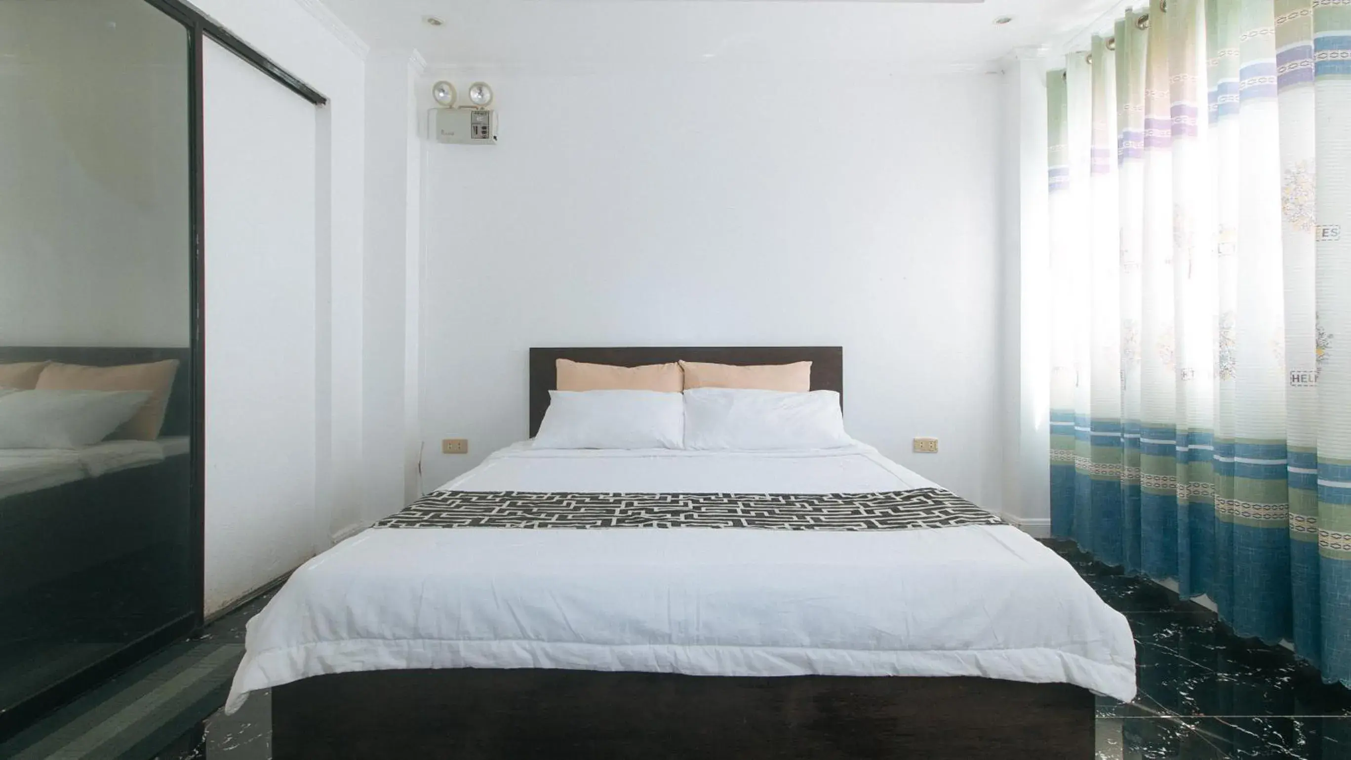 Bed in Stay Inn Station 2 Boracay by RedDoorz Bed in Stay Inn Station 2 Boracay by RedDoorz