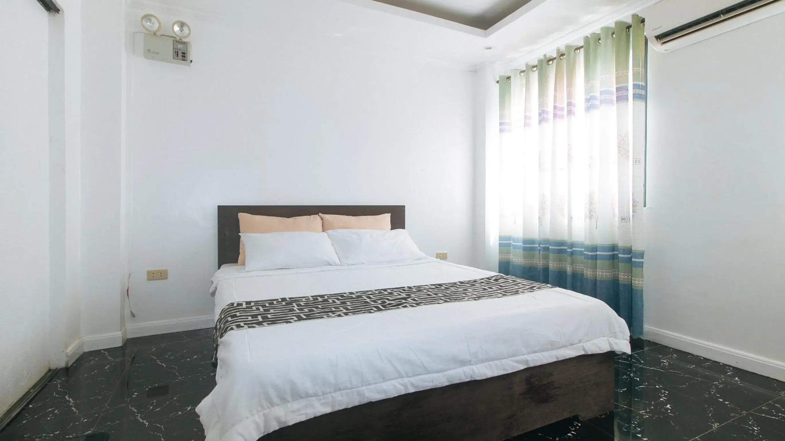 Bed in Stay Inn Station 2 Boracay by RedDoorz Bed in Stay Inn Station 2 Boracay by RedDoorz