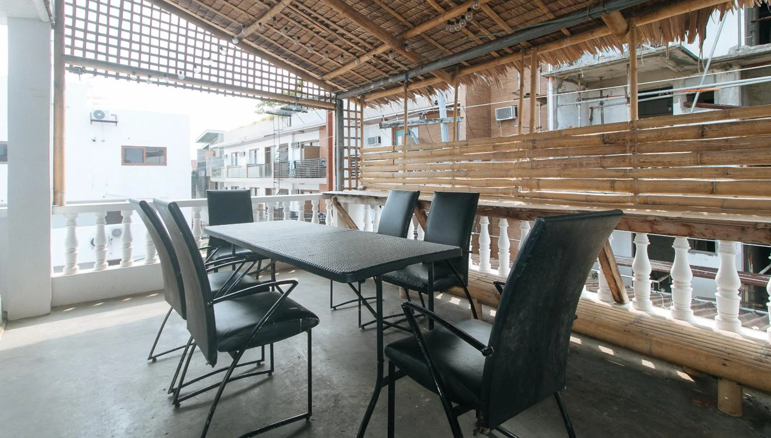 Dining area in Stay Inn Station 2 Boracay by RedDoorz