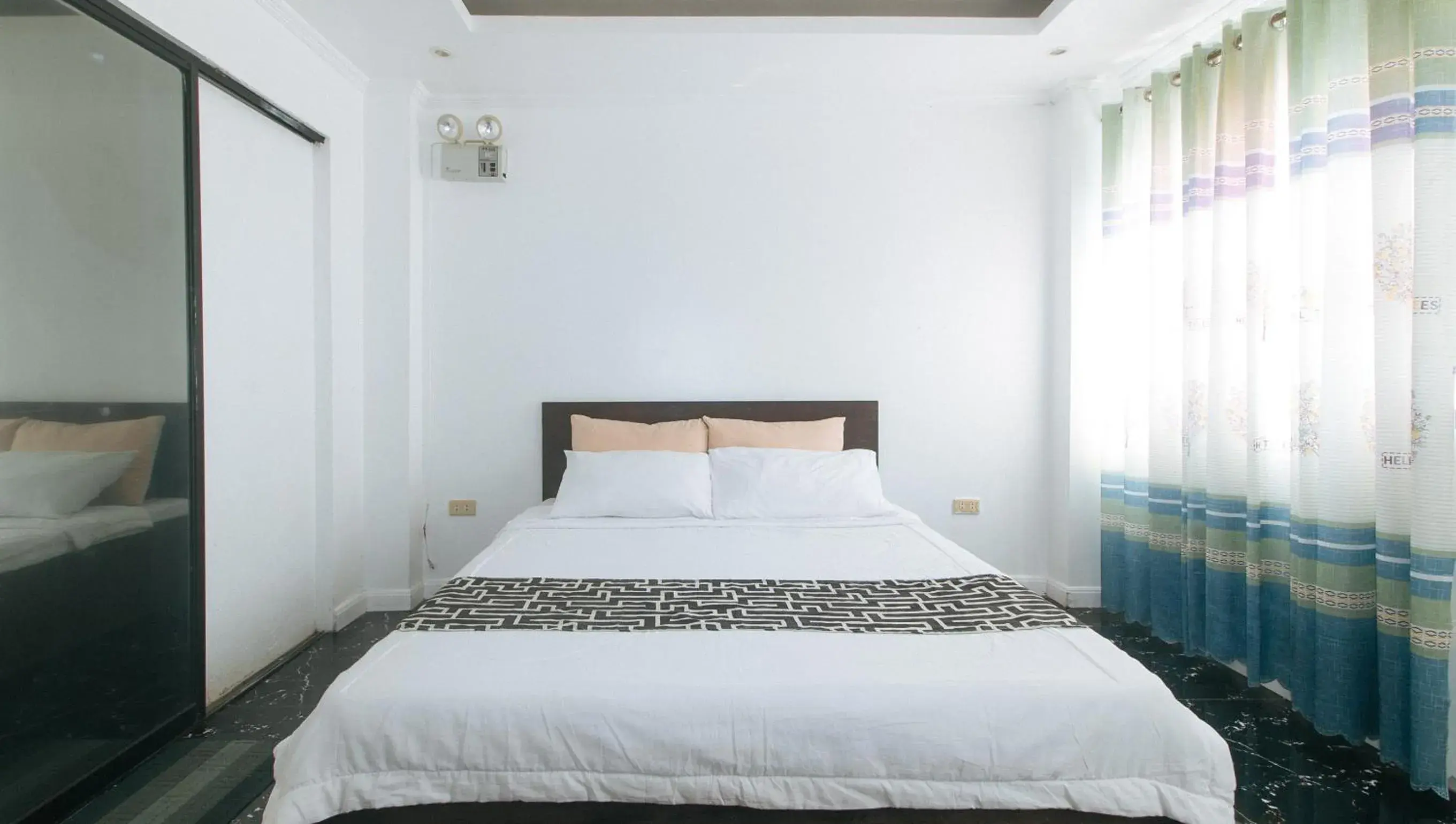 Standard Room in Stay Inn Station 2 Boracay by RedDoorz Standard Room in Stay Inn Station 2 Boracay by RedDoorz