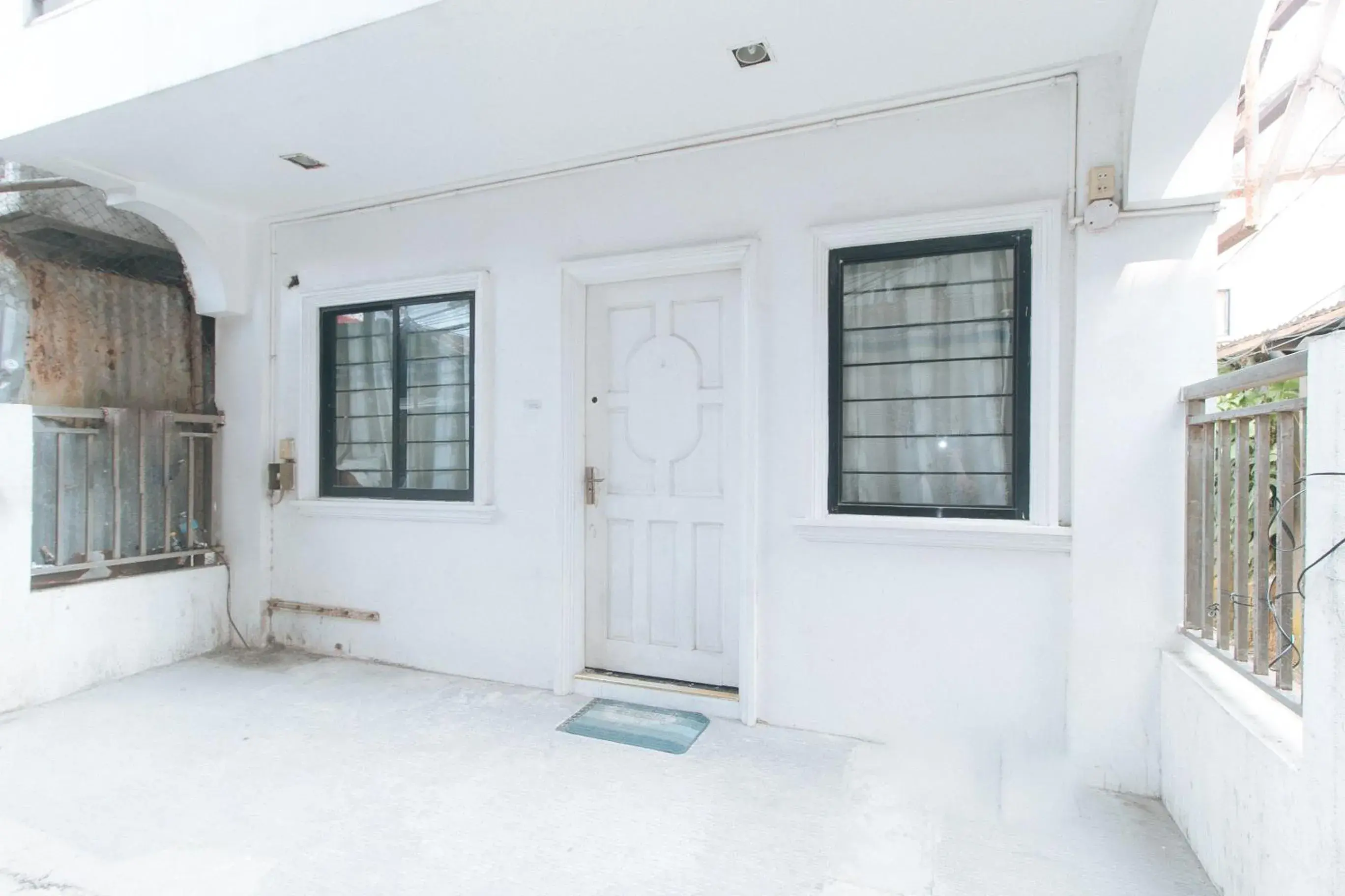 Property building in Stay Inn Station 2 Boracay by RedDoorz Property building in Stay Inn Station 2 Boracay by RedDoorz